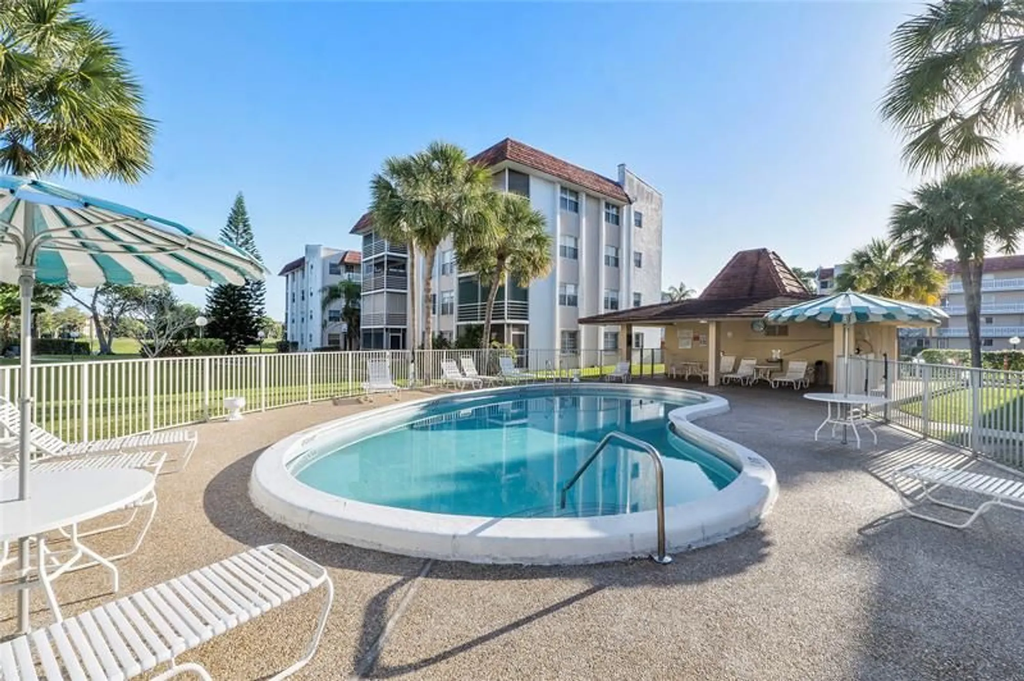 Property Slideshow image 23 of 31 | 3776 inverrary blvd, Lauderhill, FL, 33319