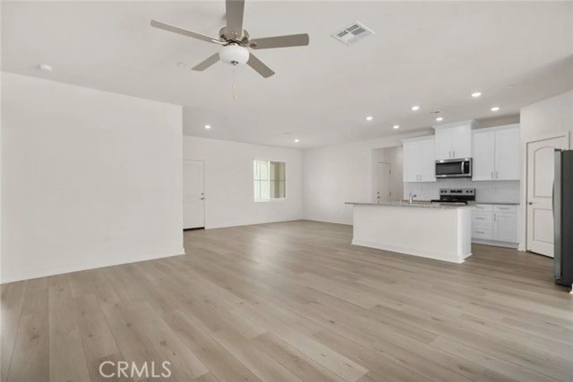 Property Slideshow image 4 of 7 | 14811 indigo rd, Apple Valley, CA, 92307