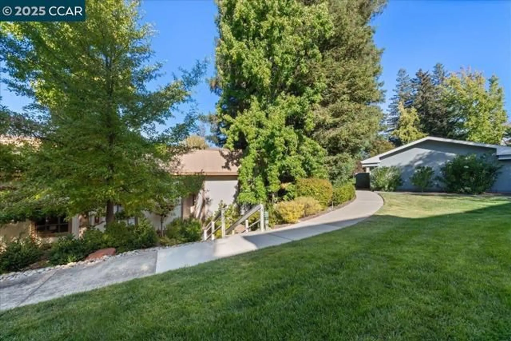 Property Slideshow image 1 of 60 | 1317 canyonwood ct 4, Walnut Creek, CA, 94595