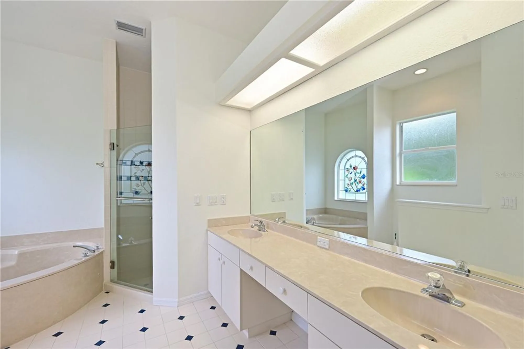 Property Slideshow image 18 of 73 | 6637 pleasant hill rd, Bradenton, FL, 34203