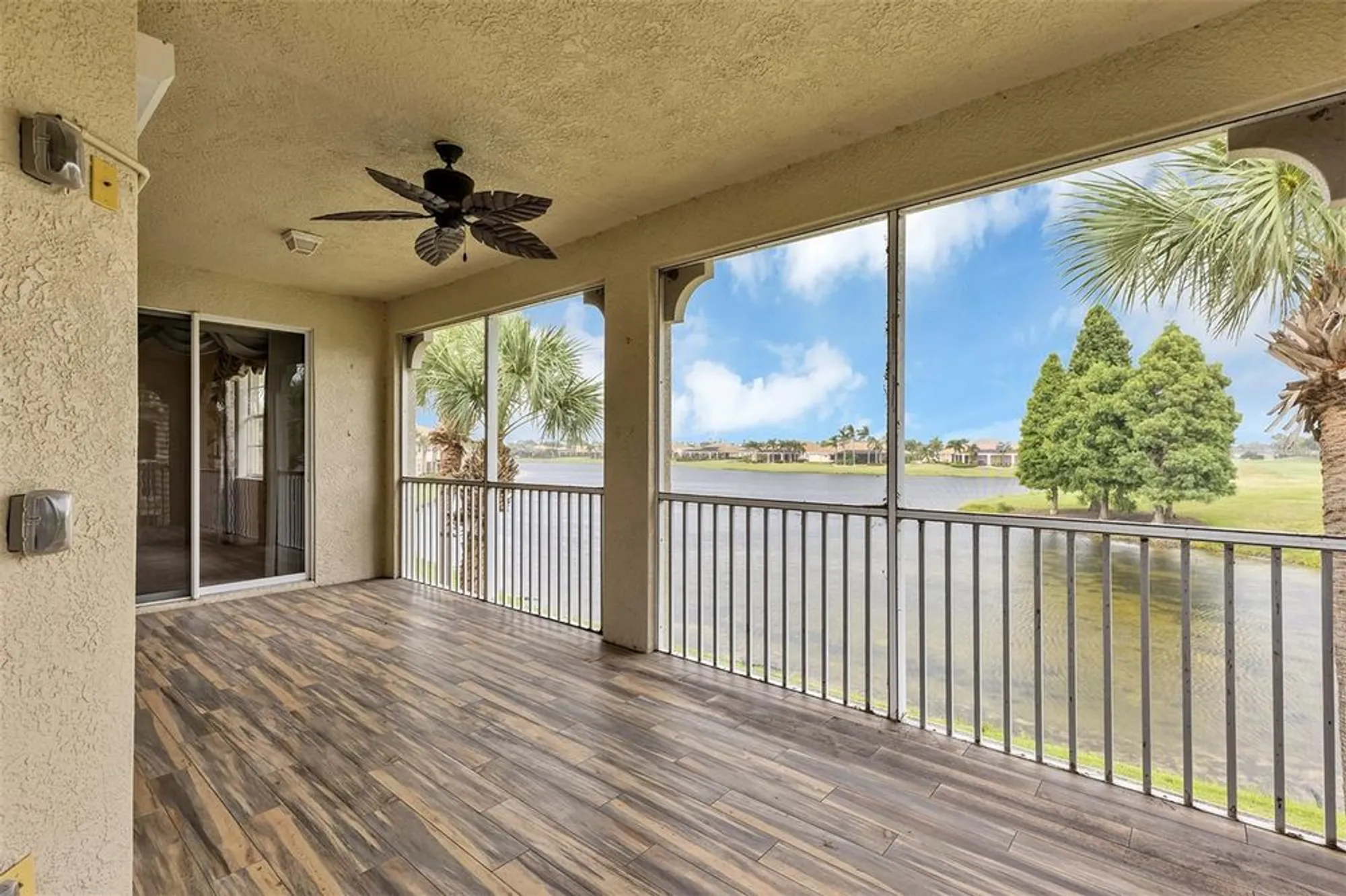 Property Slideshow image 34 of 48 | 1420 emerald dunes dr # 7, Sun City Center, FL, 33573
