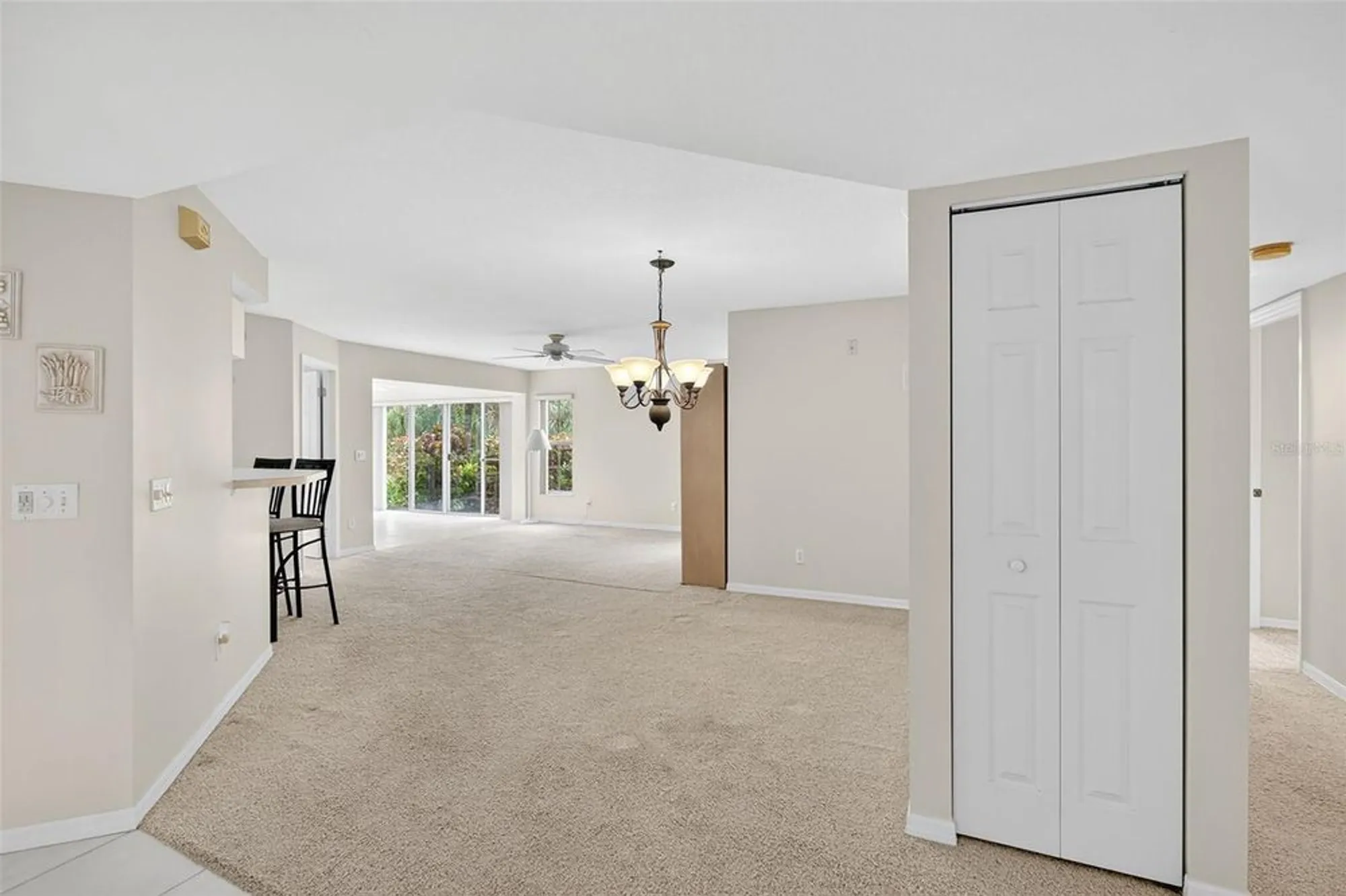 Property Slideshow image 5 of 40 | 813 montrose dr 104, Venice, FL, 34293