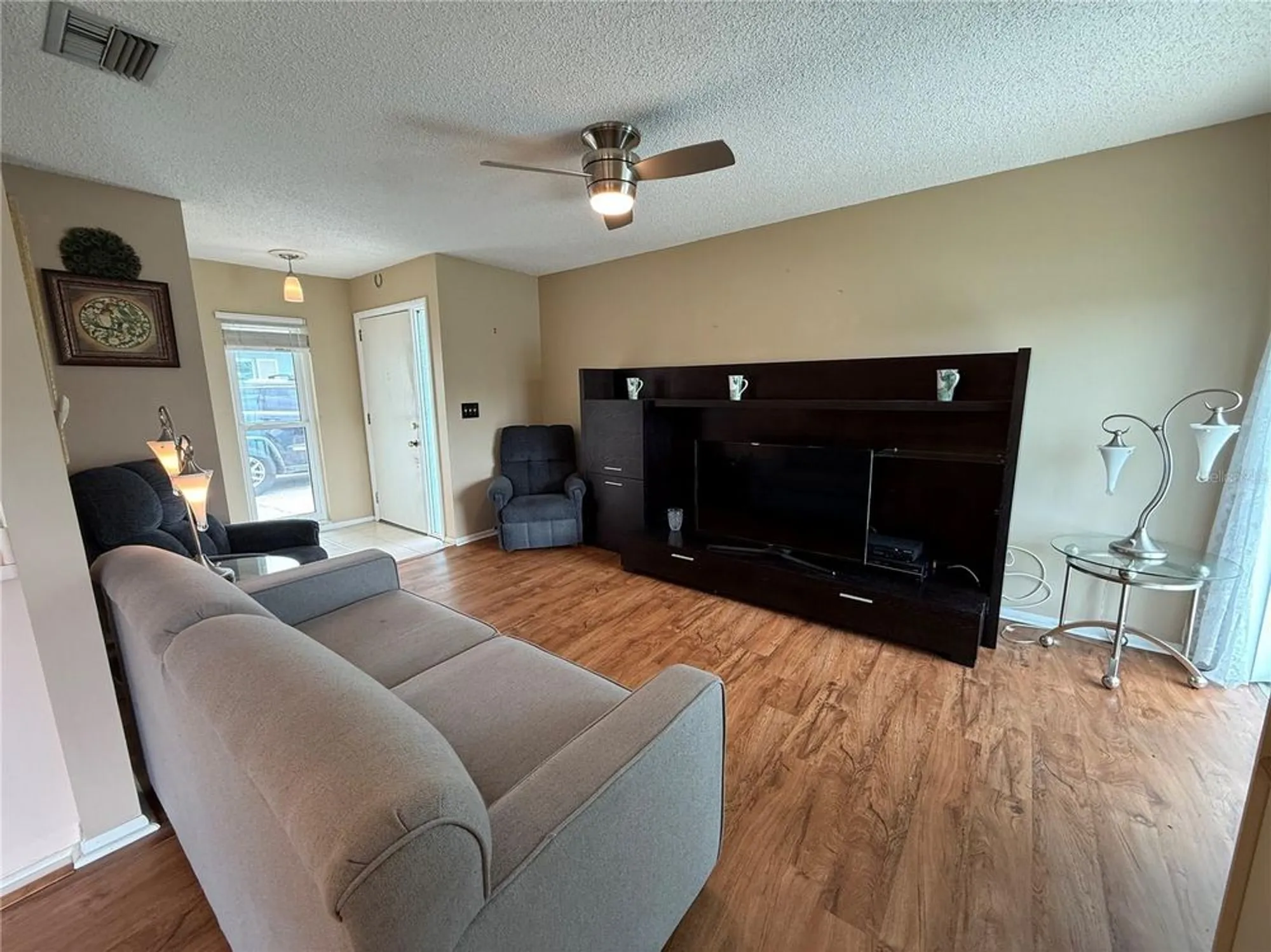 Property Slideshow image 9 of 51 | 2722 sherbrooke ln d, Palm Harbor, FL, 34684