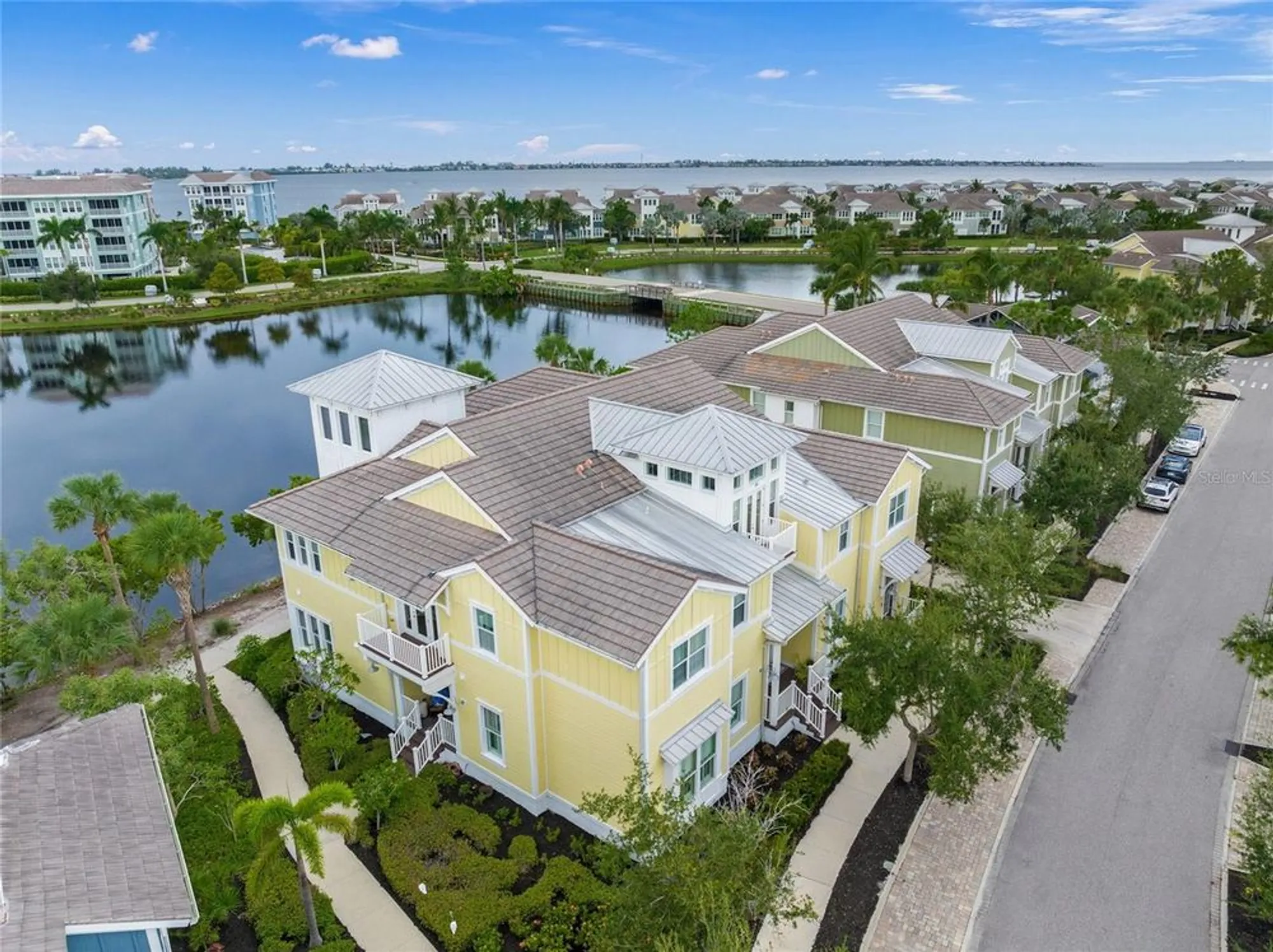 Property Slideshow image 27 of 51 | 340 sapphire lake dr unit 201, Bradenton, FL, 34209