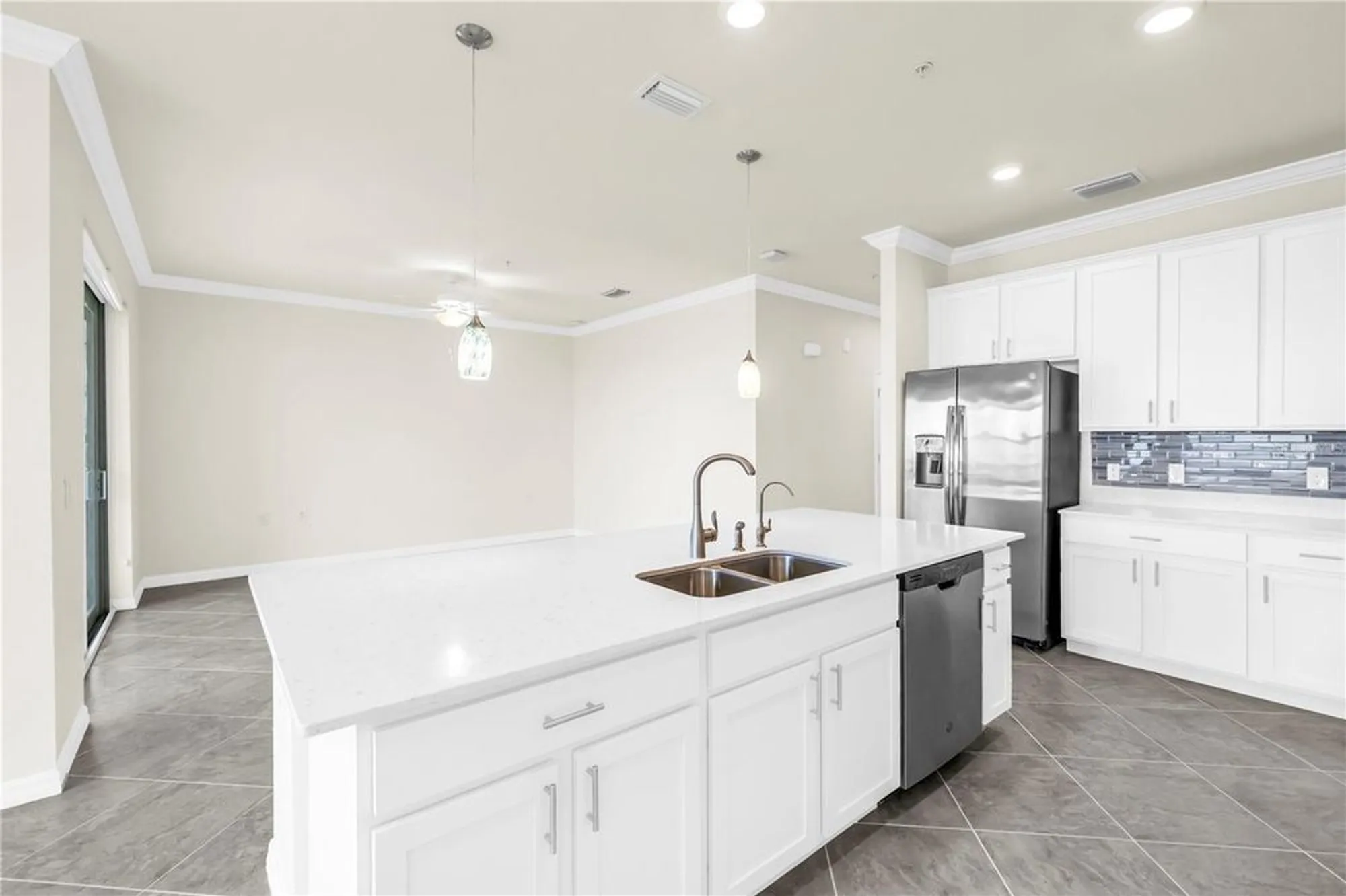 Property Slideshow image 16 of 59 | 1030 tidewater shores loop 406, Bradenton, FL, 34208