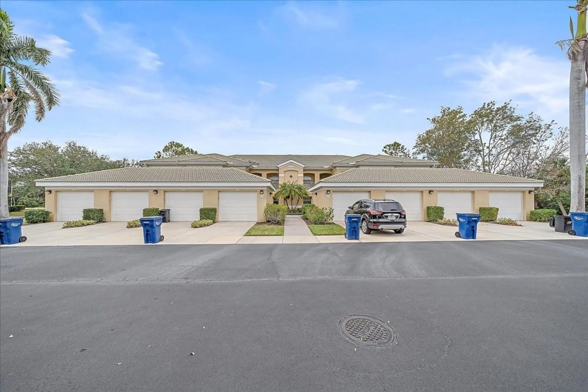 Property Slideshow image 31 of 44 | 6334 grand oak cir 201, Bradenton, FL, 34203