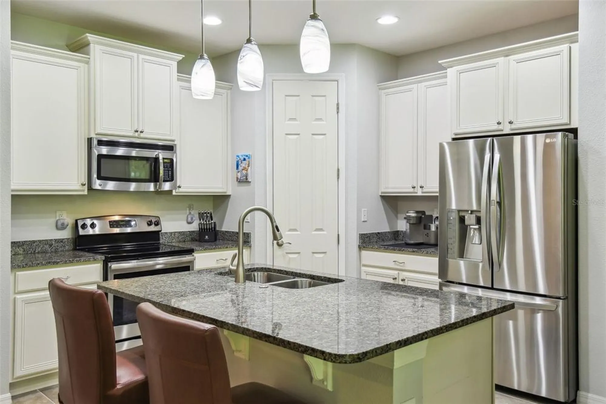 Property Slideshow image 4 of 49 | 582 san joaquin rd, Kissimmee, FL, 34759