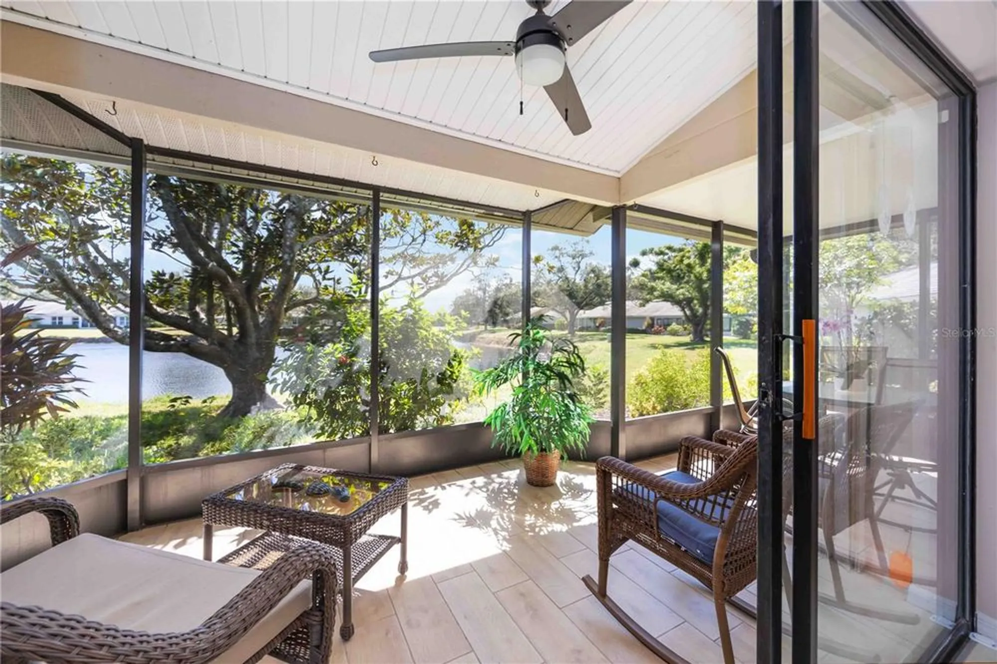 Property Slideshow image 7 of 82 | 214 southampton dr # 327, Venice, FL, 34293