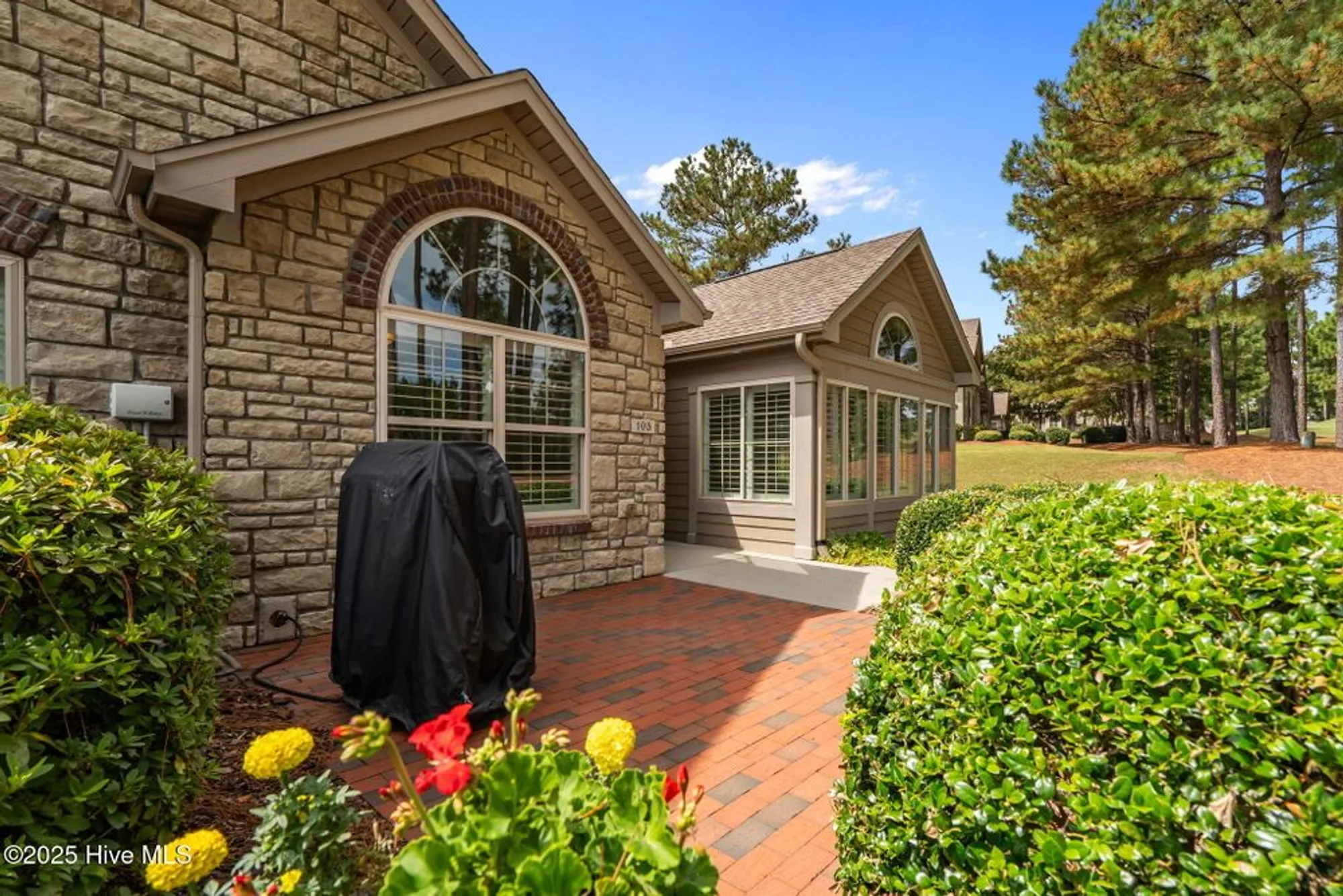 Property Slideshow image 3 of 34 | 105 e chelsea ct, Southern Pines, NC, 28387