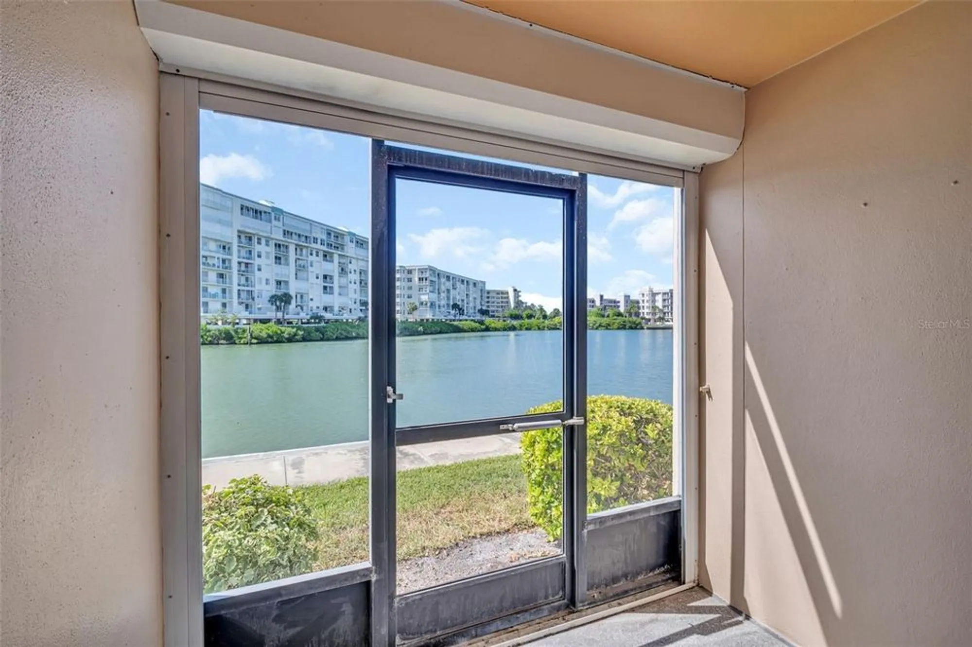Property Slideshow image 20 of 37 | 7930 sun island dr 104, South Pasadena, FL, 33707