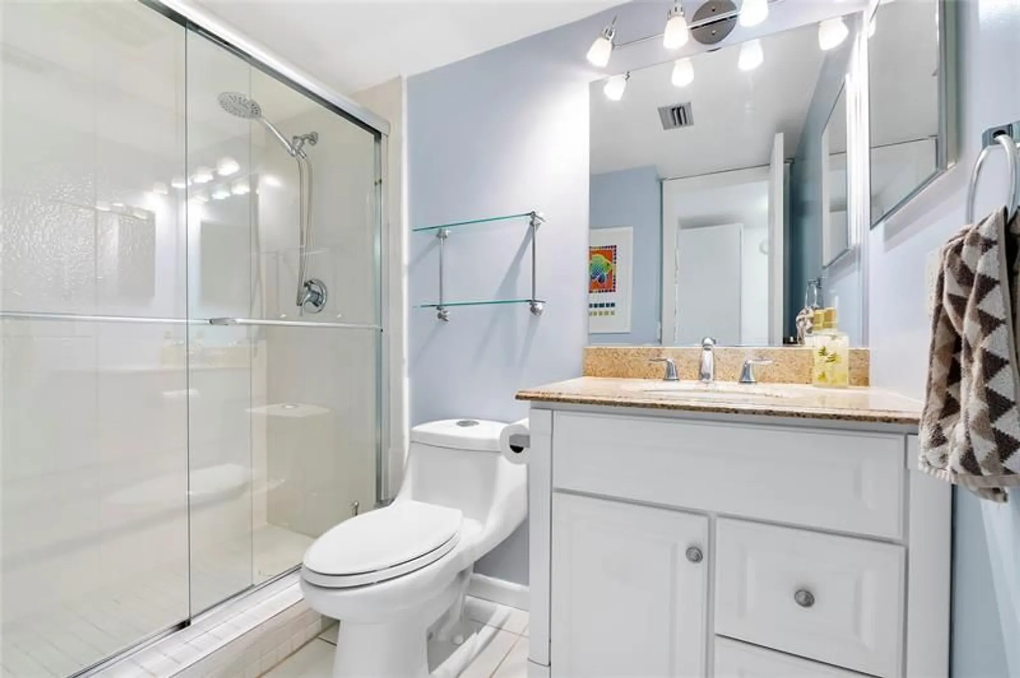 Property Slideshow image 11 of 18 | 601 nw 76th ter 208, Margate, FL, 33063