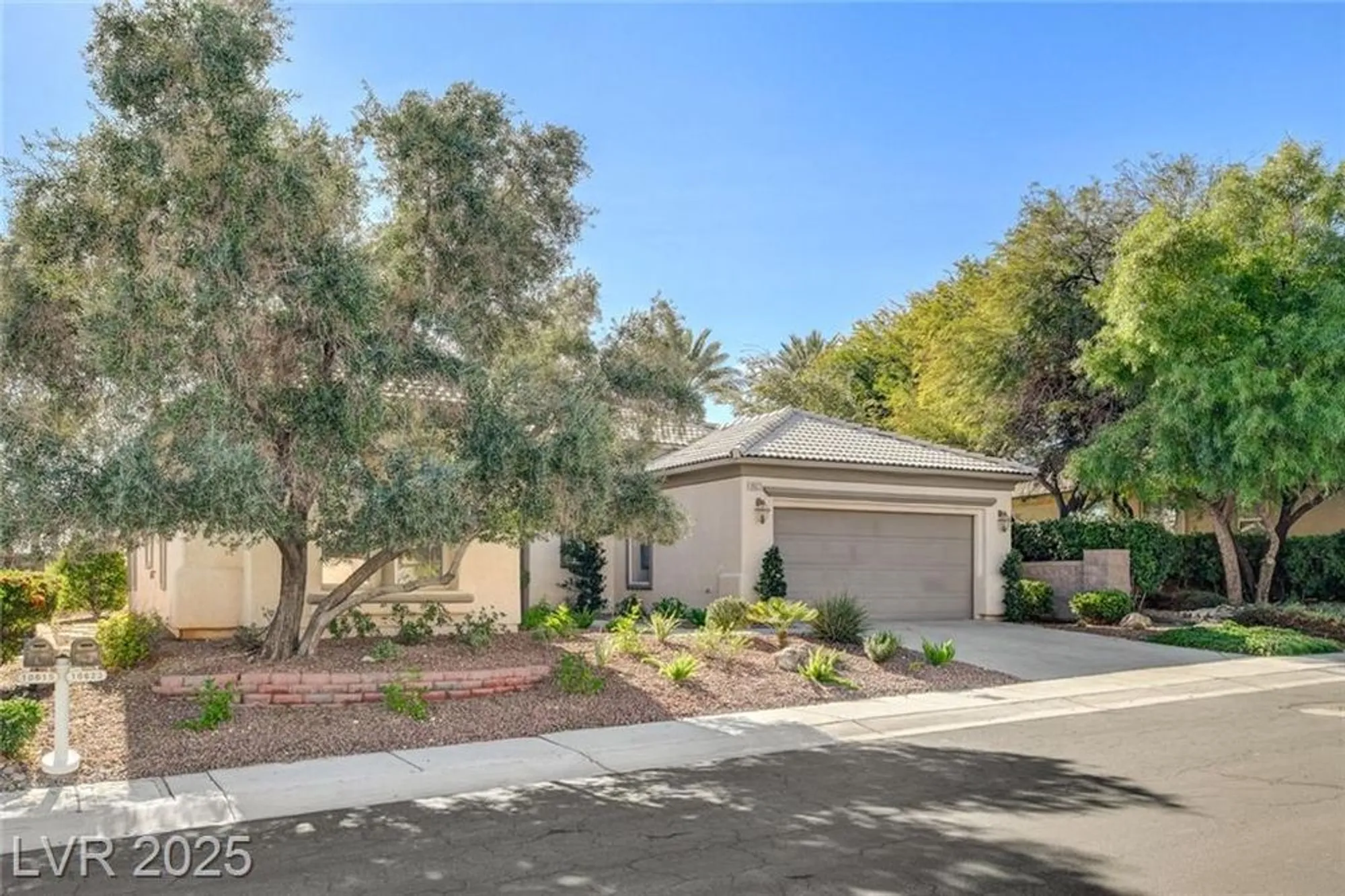 Property Slideshow image 43 of 57 | 10623 riva de fiore ave, Las Vegas, NV, 89135
