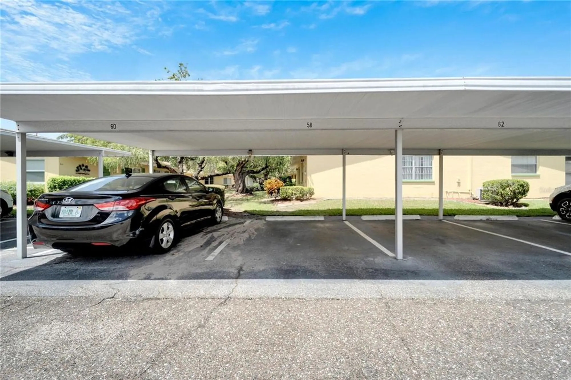 Property Slideshow image 2 of 54 | 401 dorchester pl 58, Sun City Center, FL, 33573