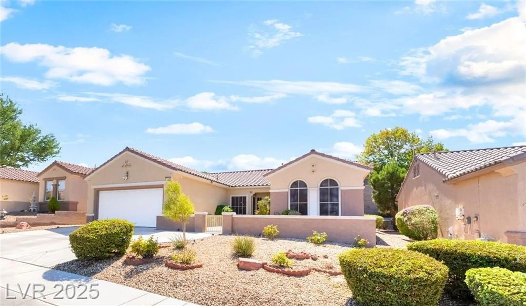 Property Slideshow image 3 of 47 | 1628 rockcrest hills ave, Henderson, NV, 89052