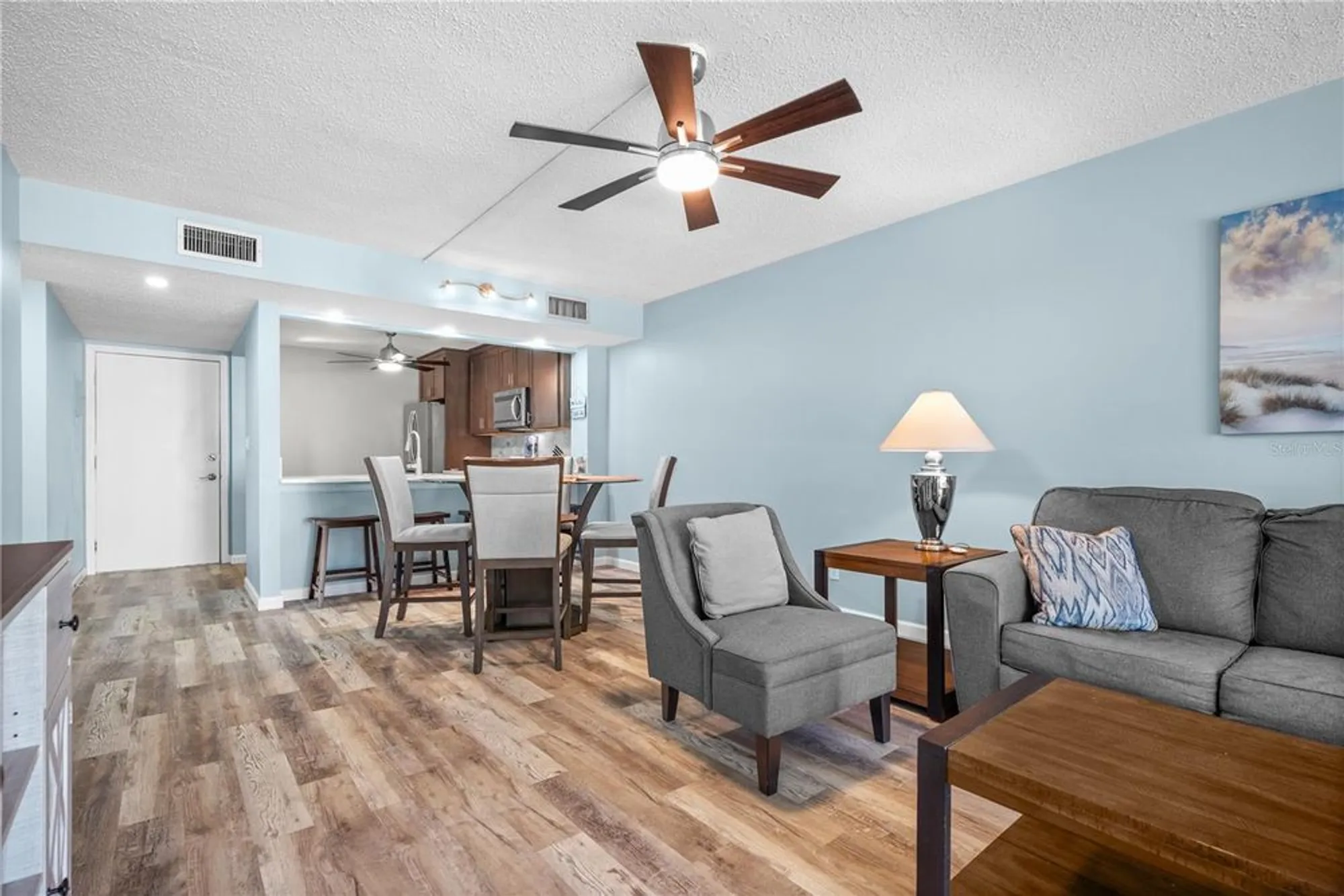 Property Slideshow image 4 of 34 | 14130 rosemary ln 5209, Largo, FL, 33774