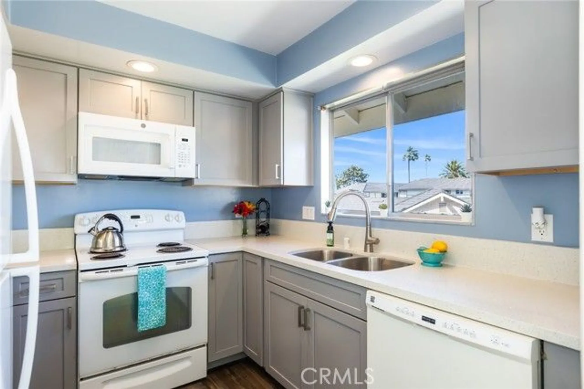 Property Slideshow image 10 of 42 | 23026 nadine cir b, Torrance, CA, 90505