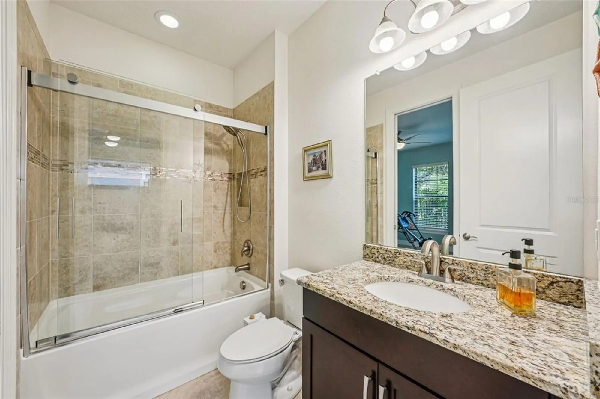 Property Slideshow image 14 of 31 | 8433 alberata vista dr, Tampa, FL, 33647