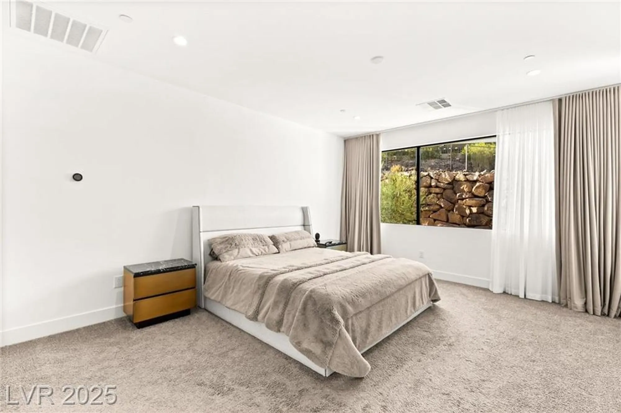 Property Slideshow image 20 of 41 | 21 highland cove ln, Henderson, NV, 89011