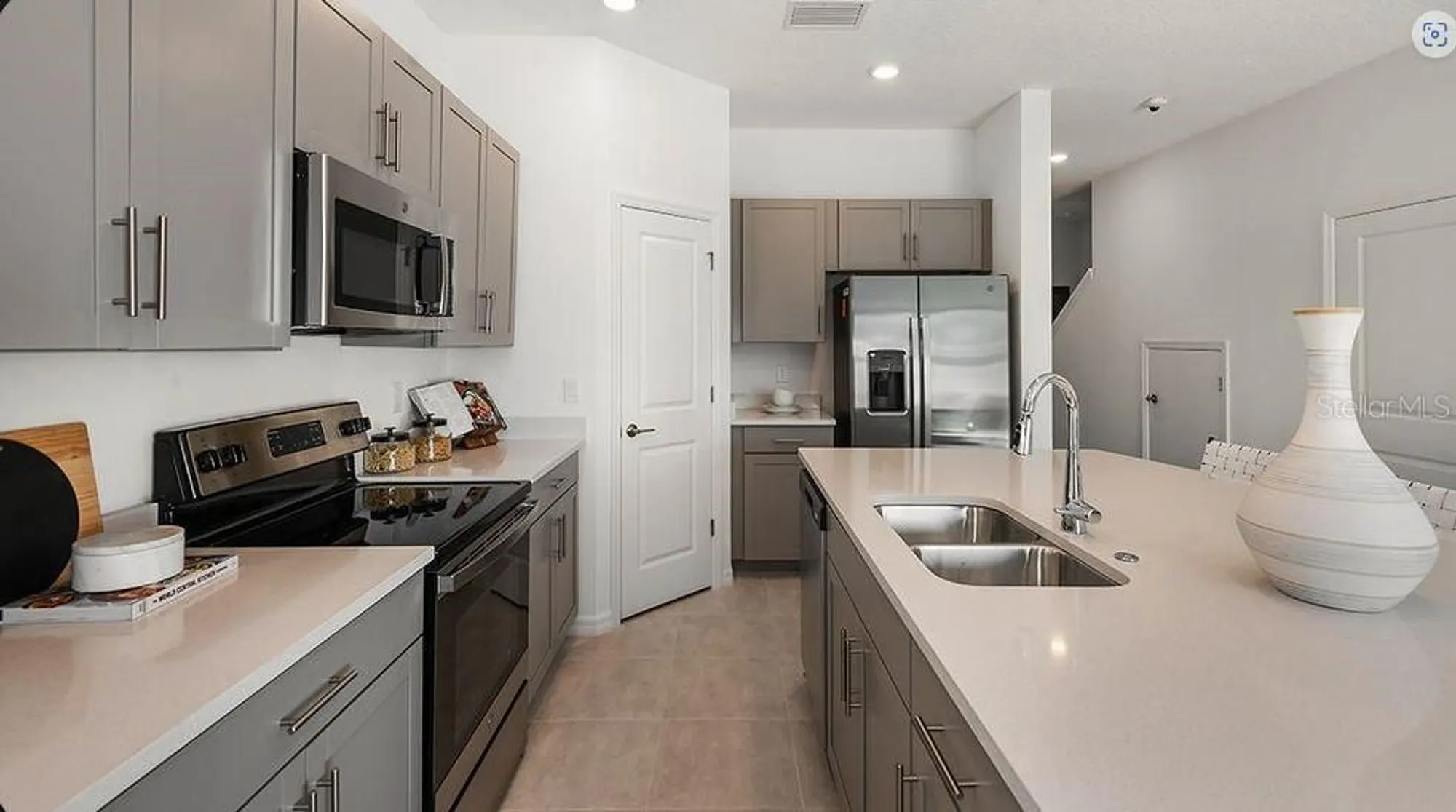 Property Slideshow image 12 of 33 | 15153 cuzcorro ct, Nokomis, FL, 34275