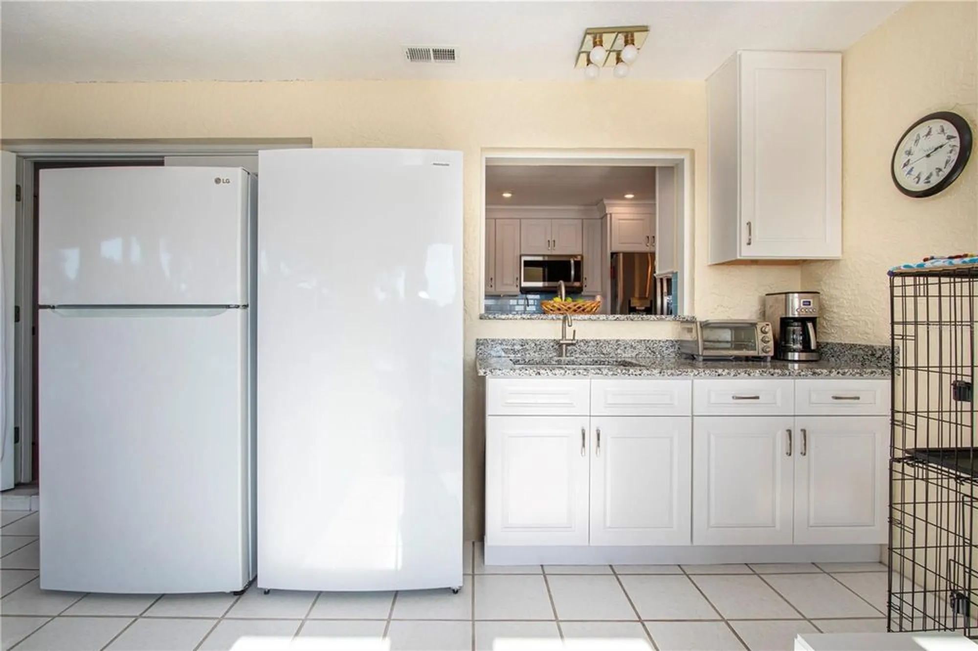 Property Slideshow image 60 of 69 | 2016 east view dr, Sun City Center, FL, 33573