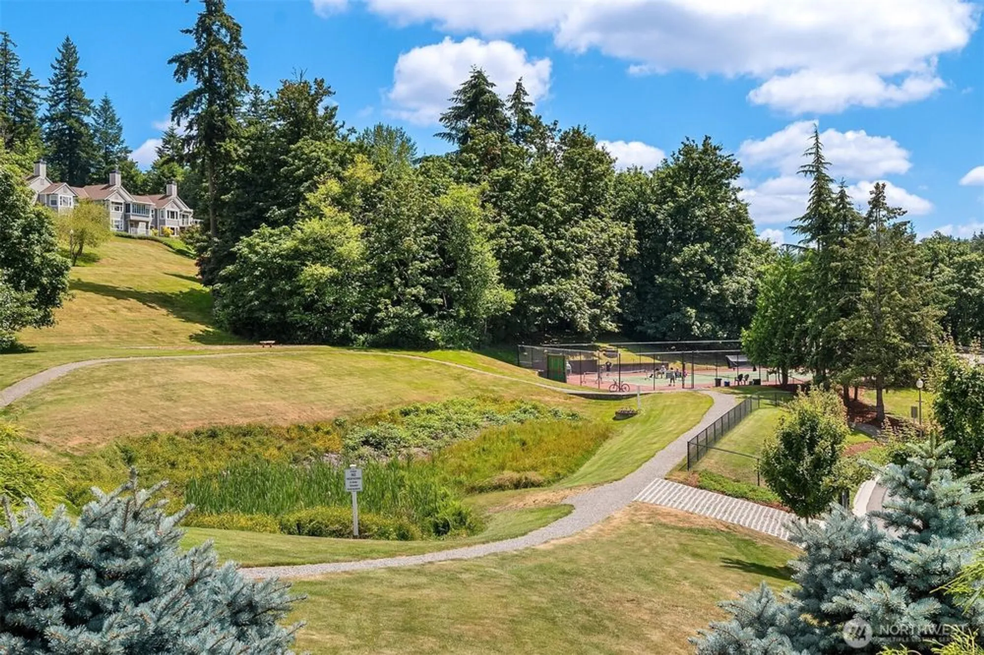 Property Slideshow image 27 of 34 | 4109 224th ln 213, Issaquah, WA, 98029