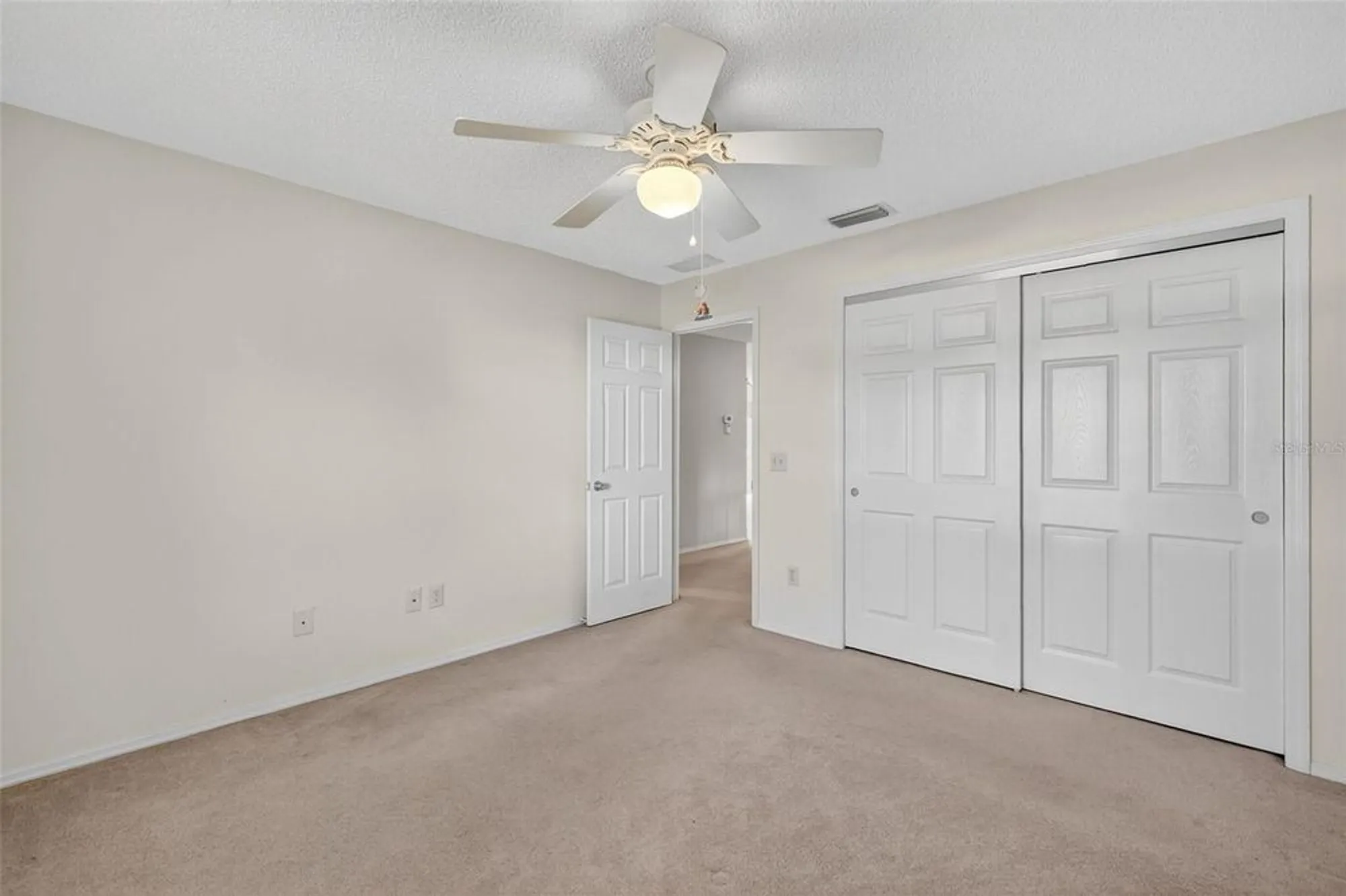 Property Slideshow image 23 of 35 | 2475 laurel bay ln, The Villages, FL, 32162