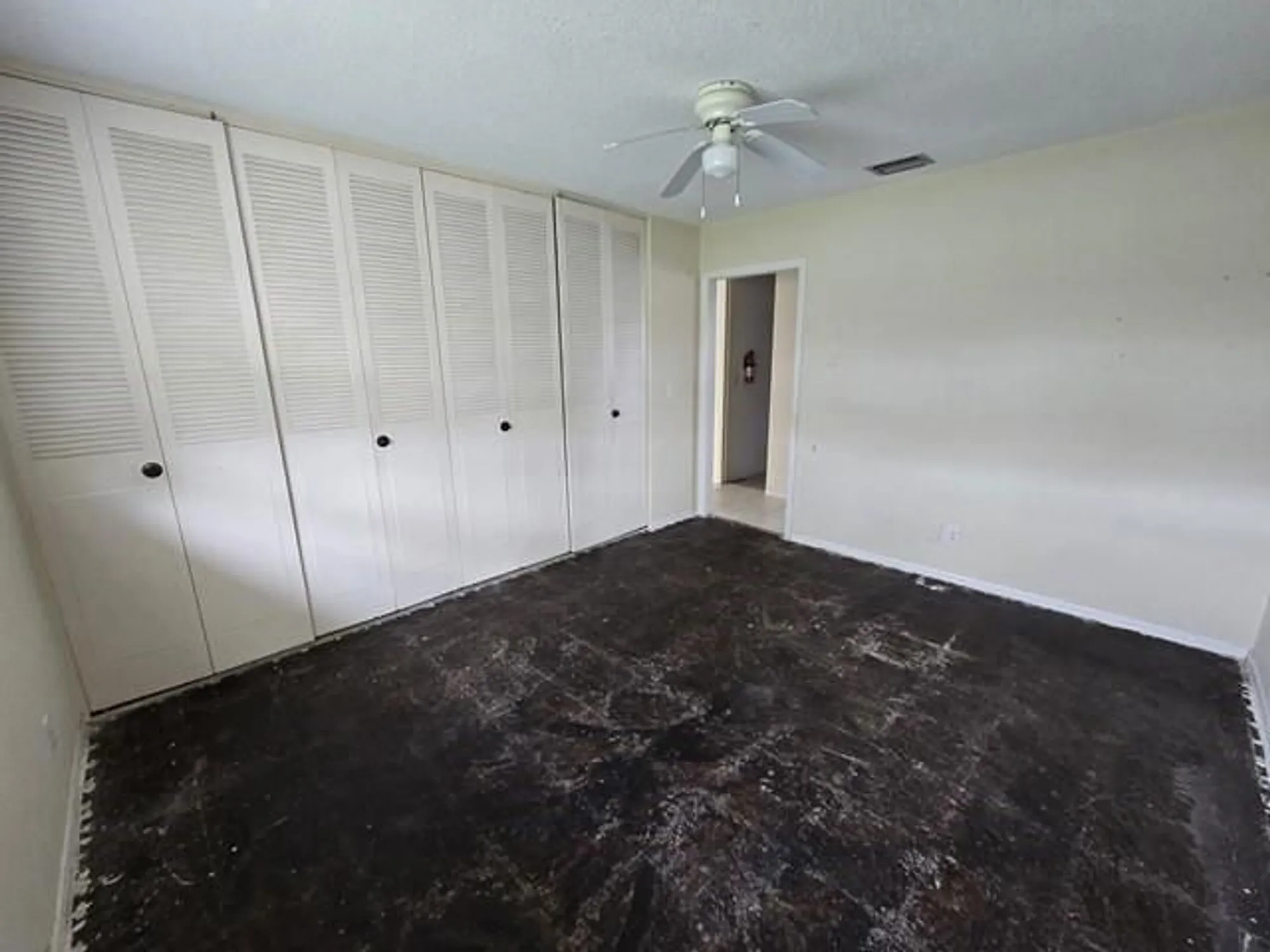 Property Slideshow image 8 of 30 | 2950 crosley dr i, West Palm Beach, FL, 33415