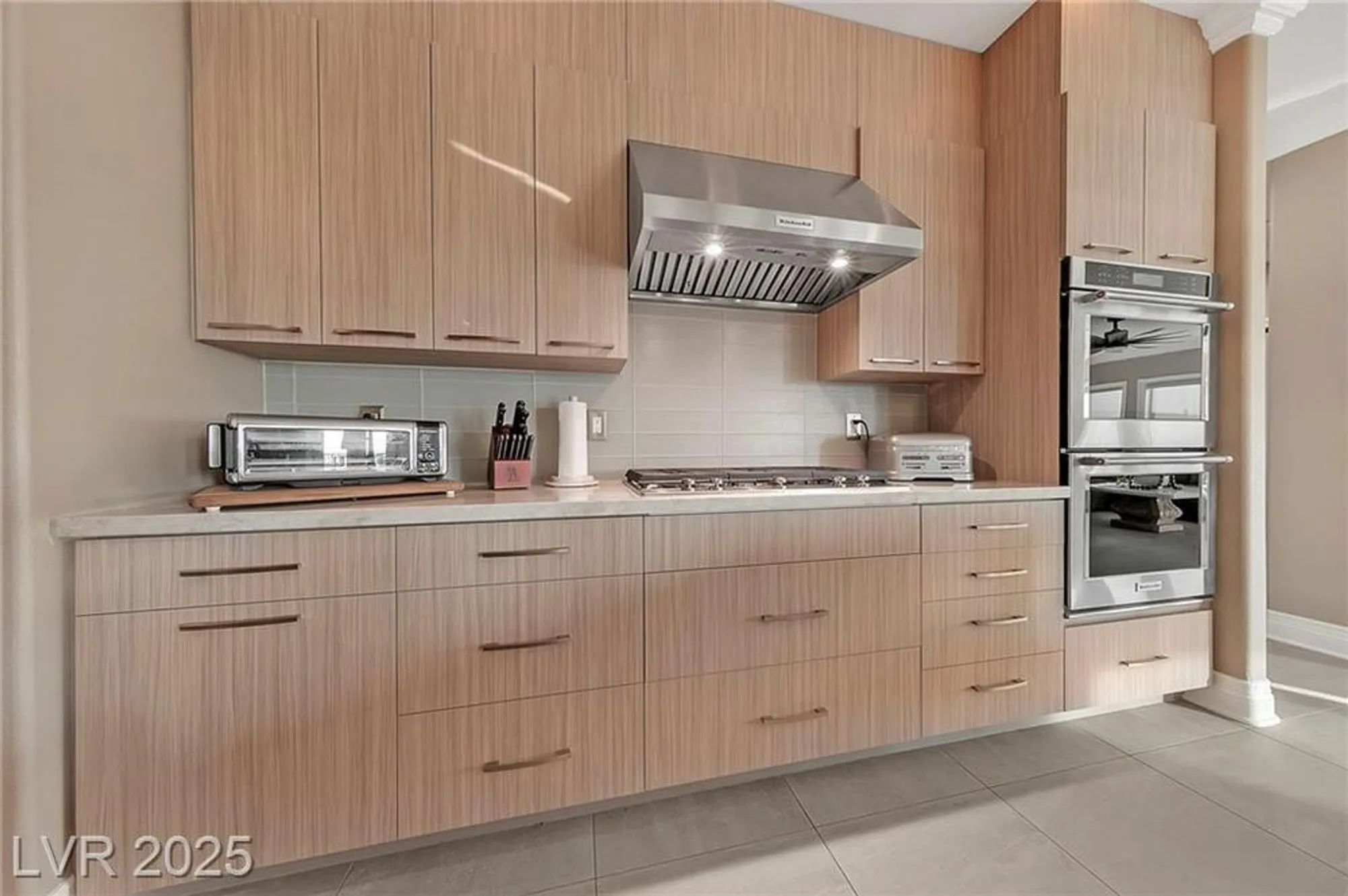 Property Slideshow image 25 of 56 | 1999 oliver springs st, Henderson, NV, 89052