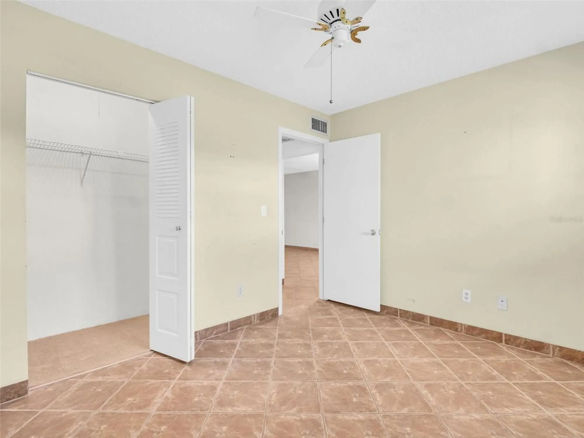 Property Slideshow image 23 of 62 | 3109 mission grove dr d, Palm Harbor, FL, 34684