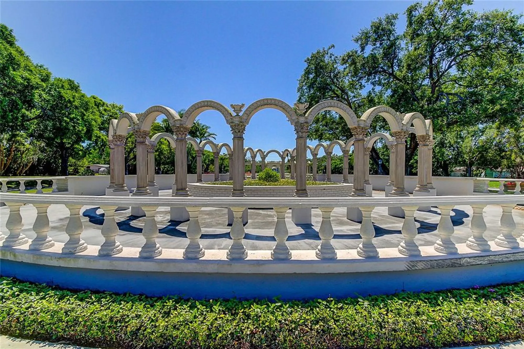 Property Slideshow image 56 of 75 | 2457 ecuadorian way apt 57, Clearwater, FL, 33763