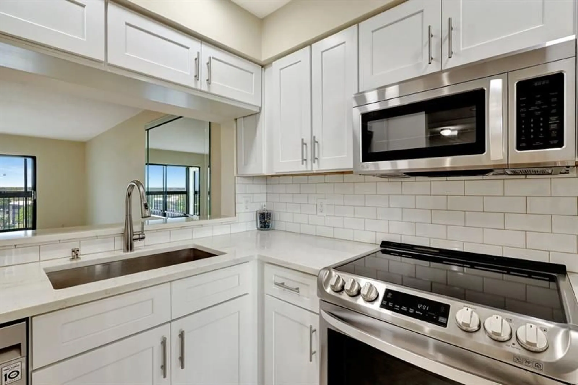 Property Slideshow image 6 of 27 | 14460 strathmore ln 807, Delray Beach, FL, 33446