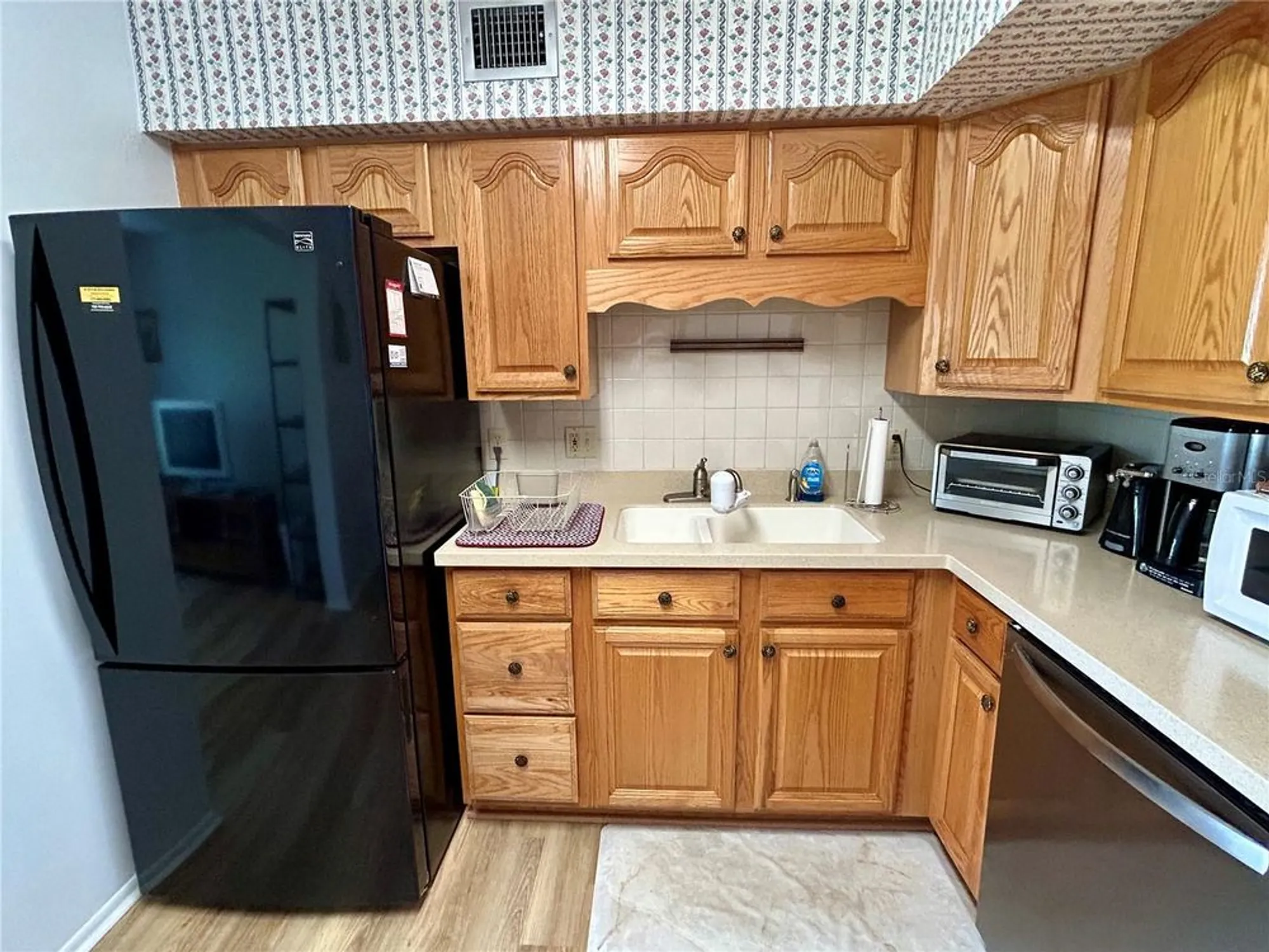 Property Slideshow image 12 of 50 | 2426 ecuadorian way 58, Clearwater, FL, 33763