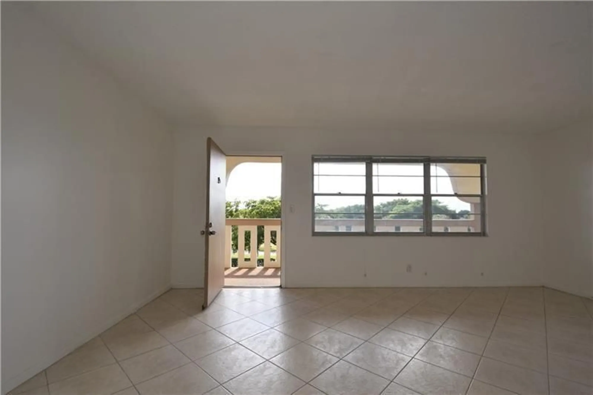 Property Slideshow image 12 of 28 | 2801 victoria way apt j4, Coconut Creek, FL, 33066