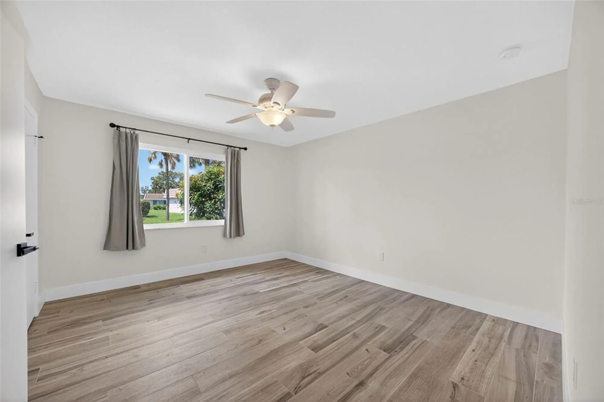 Property Slideshow image 13 of 34 | 2733 riverbluff pl v57, Sarasota, FL, 34231