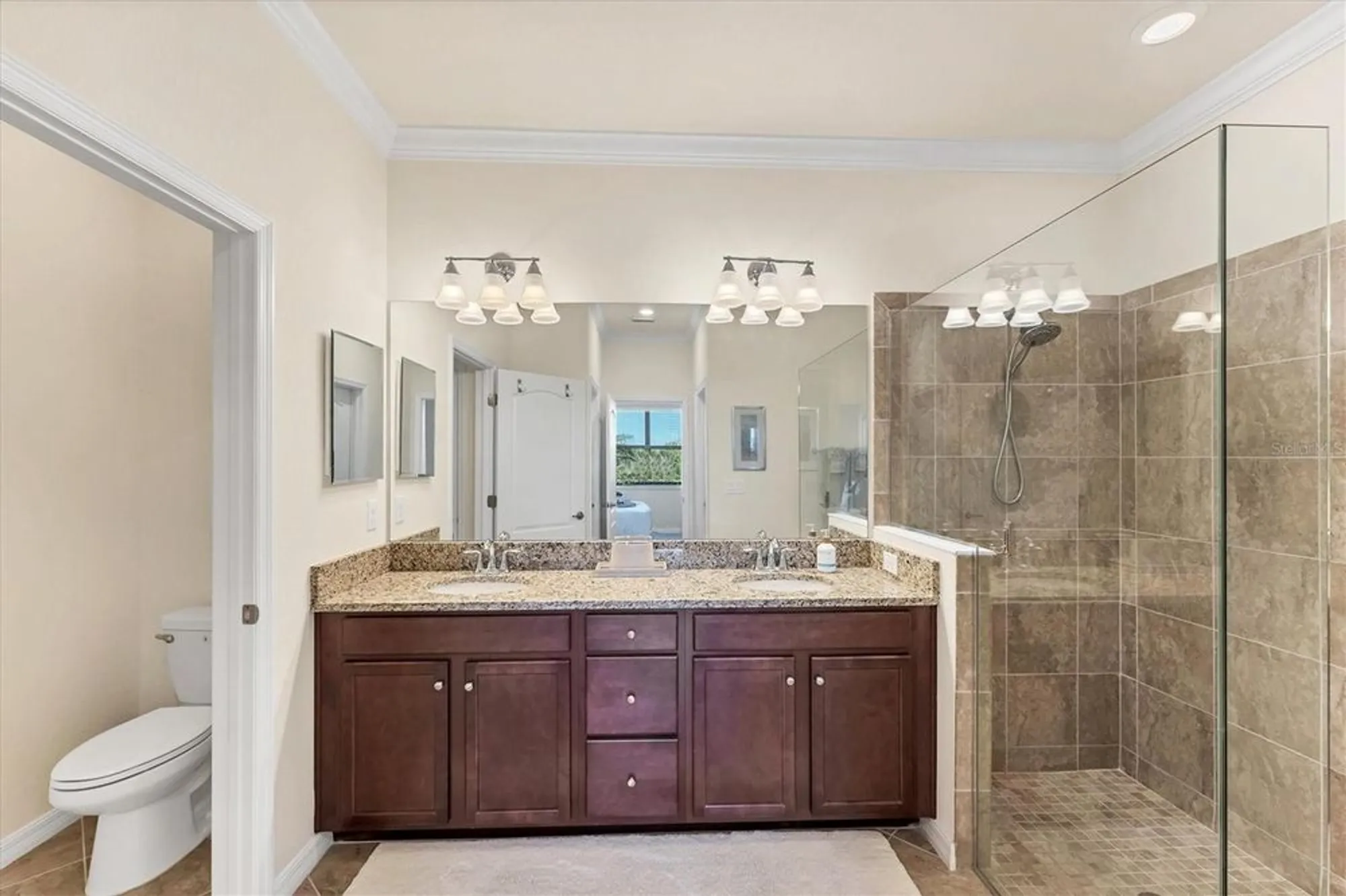 Property Slideshow image 16 of 47 | 10072 cozy grove dr, Venice, FL, 34293