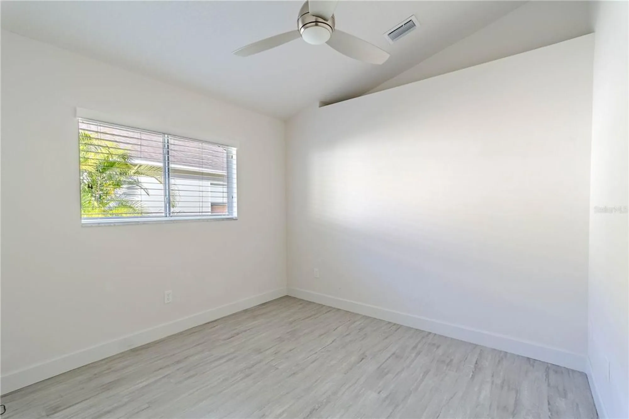 Property Slideshow image 10 of 37 | 3667 kingswood ct, Clermont, FL, 34711