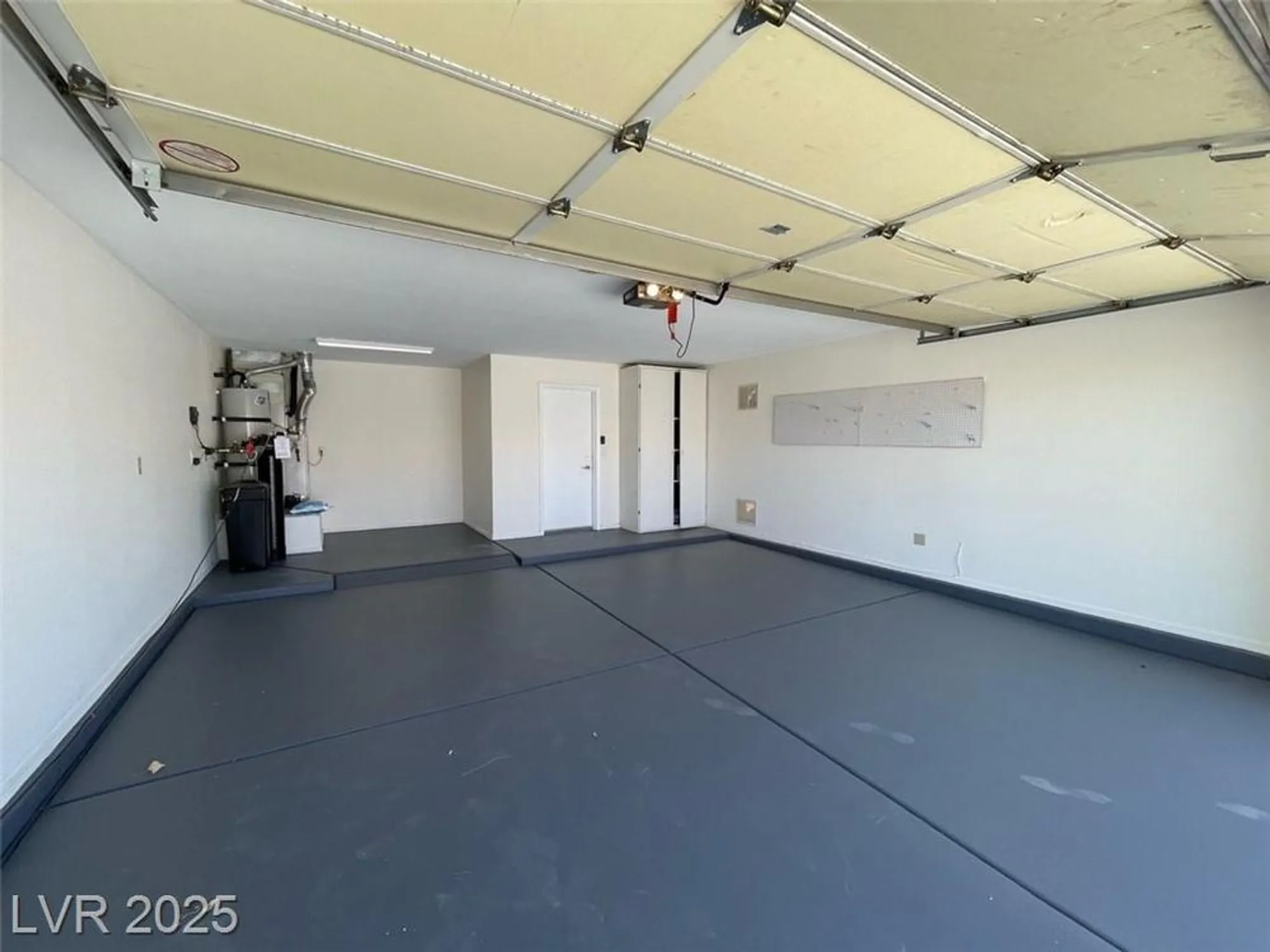 Property Slideshow image 4 of 39 | 9509 sundial dr, Las Vegas, NV, 89134