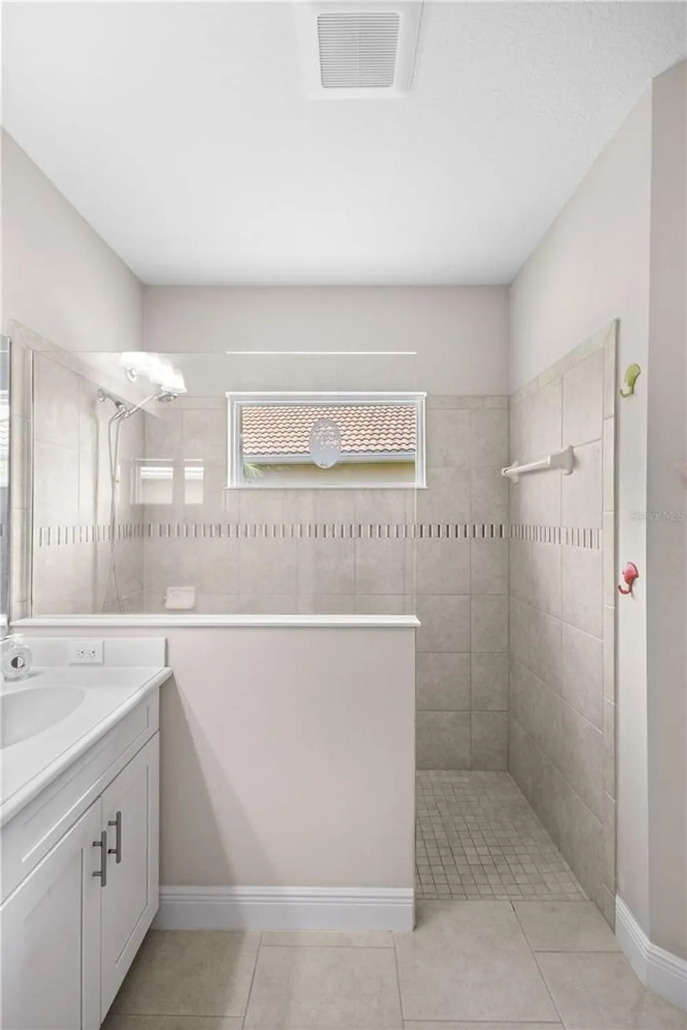 Property Slideshow image 14 of 44 | 12095 stuart dr, Venice, FL, 34293