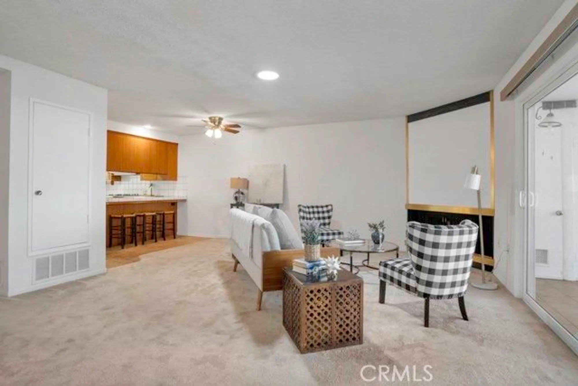 Property Slideshow image 11 of 27 | 26822 avenue of the oaks, Newhall, CA, 91321