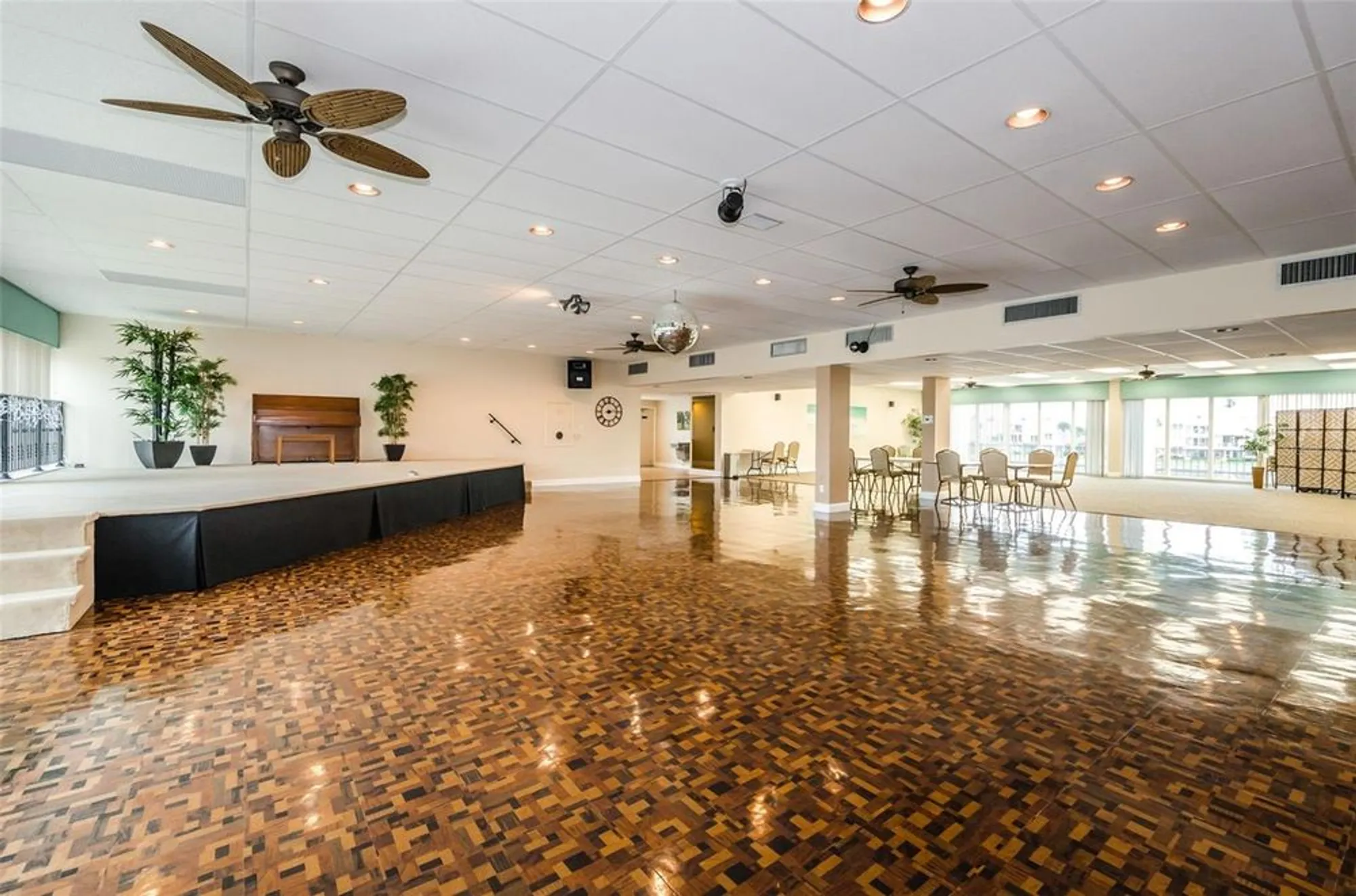 Property Slideshow image 48 of 66 | 7400 sun island dr 806, South Pasadena, FL, 33707