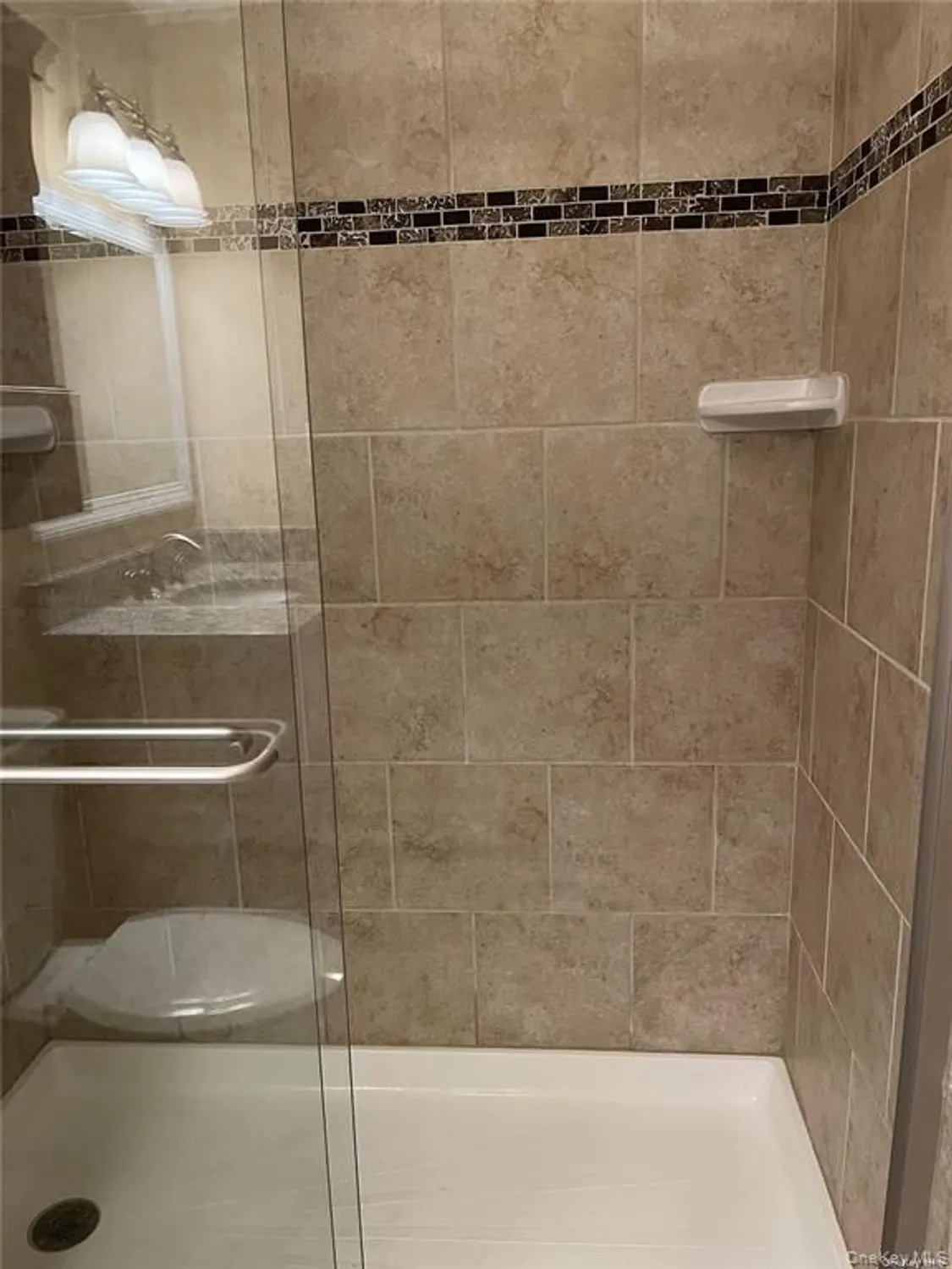 Property Slideshow image 15 of 21 | 424 woodbridge dr d, Ridge, NY, 11961