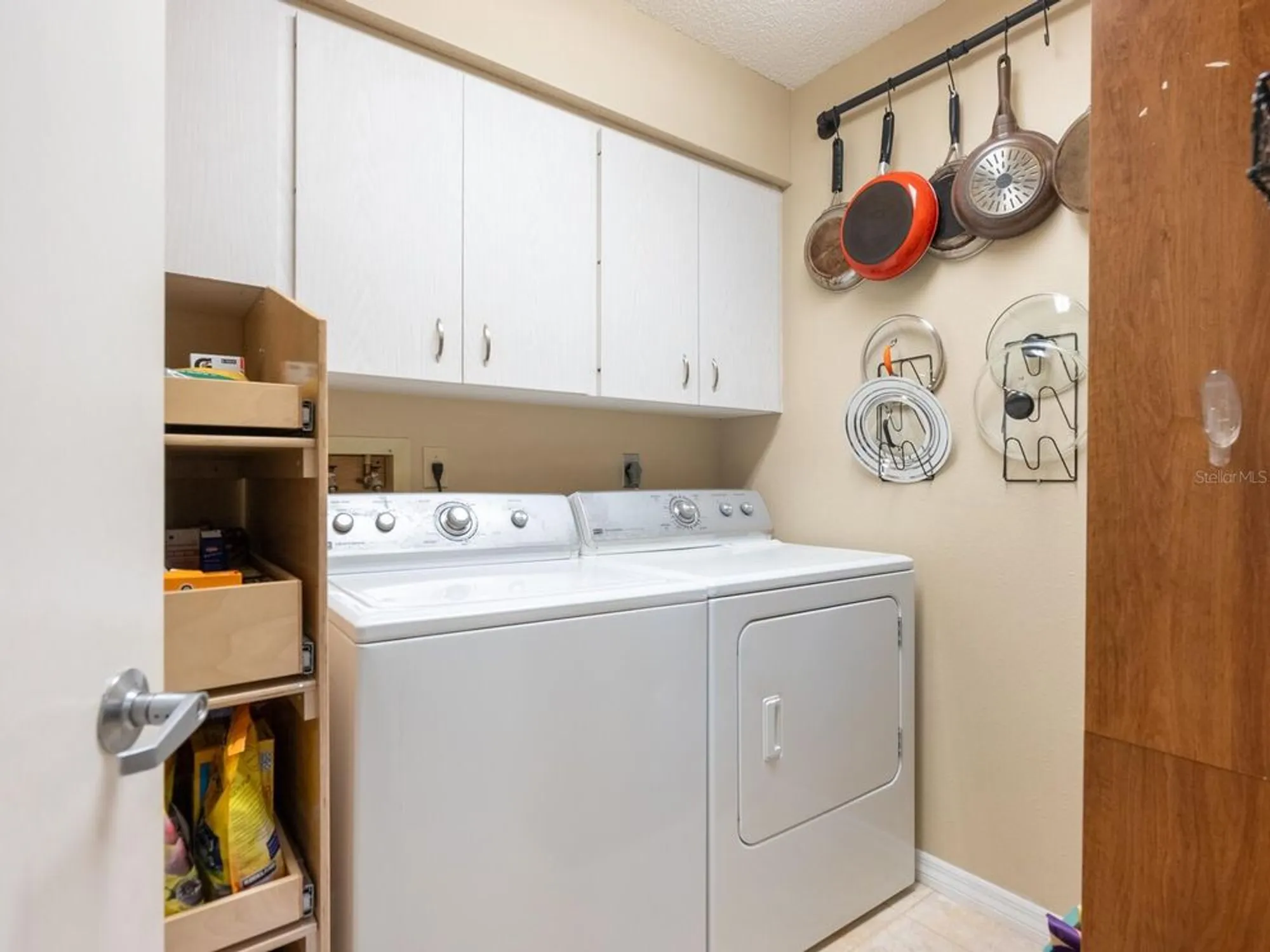 Property Slideshow image 30 of 44 | 4004 wilshire cir 89, Sarasota, FL, 34238