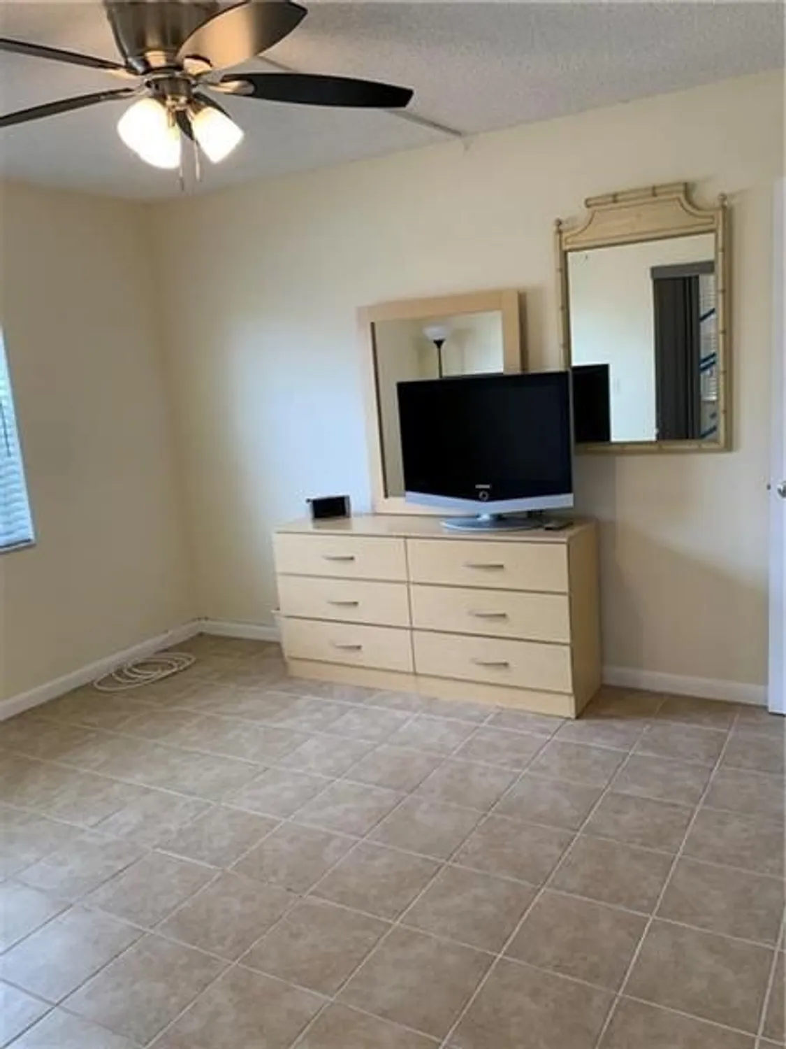 Property Slideshow image 8 of 11 | 820 flanders r # 280, Delray Beach, FL, 33484