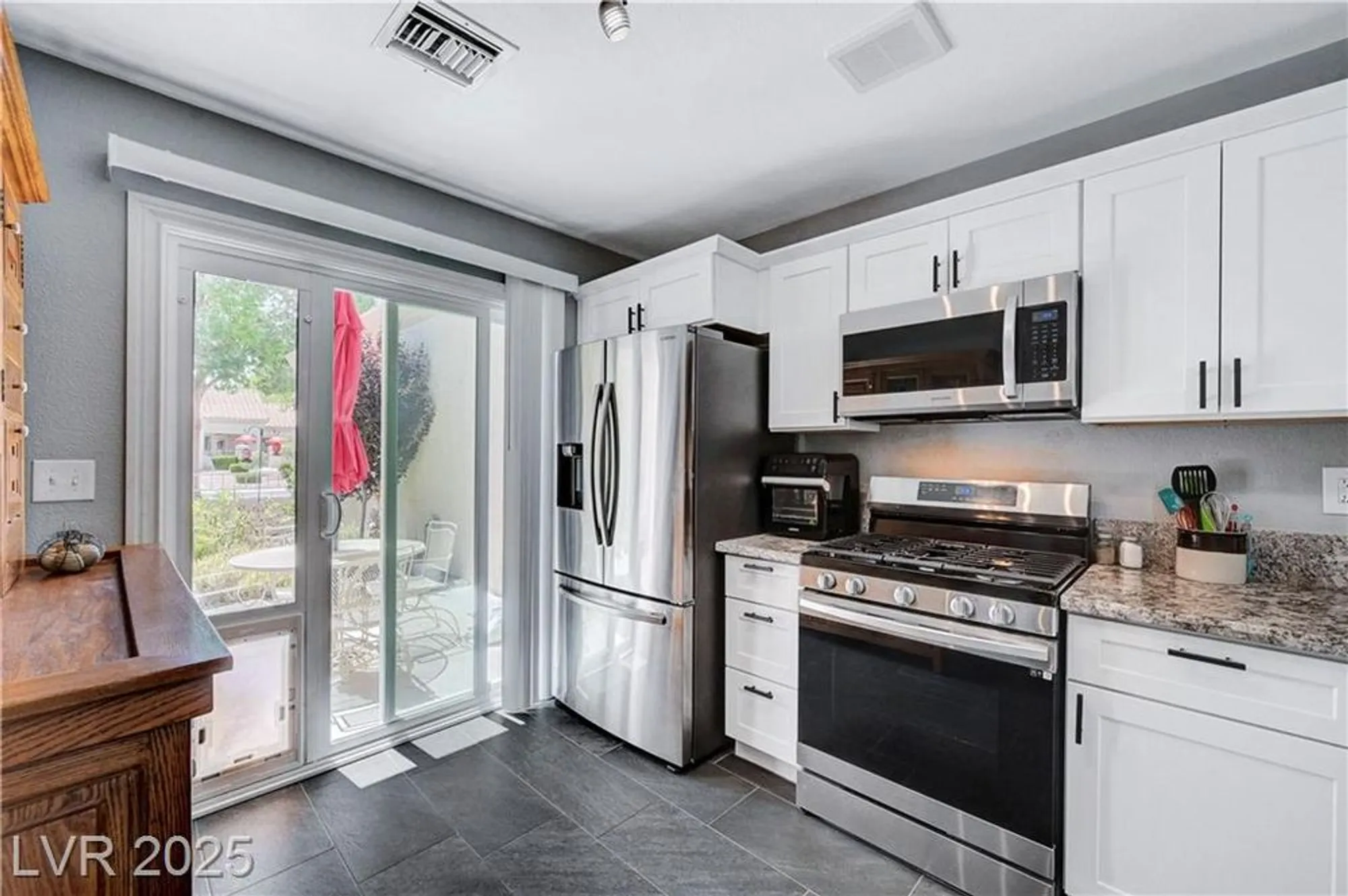 Property Slideshow image 11 of 55 | 2456 desert butte dr, Las Vegas, NV, 89134