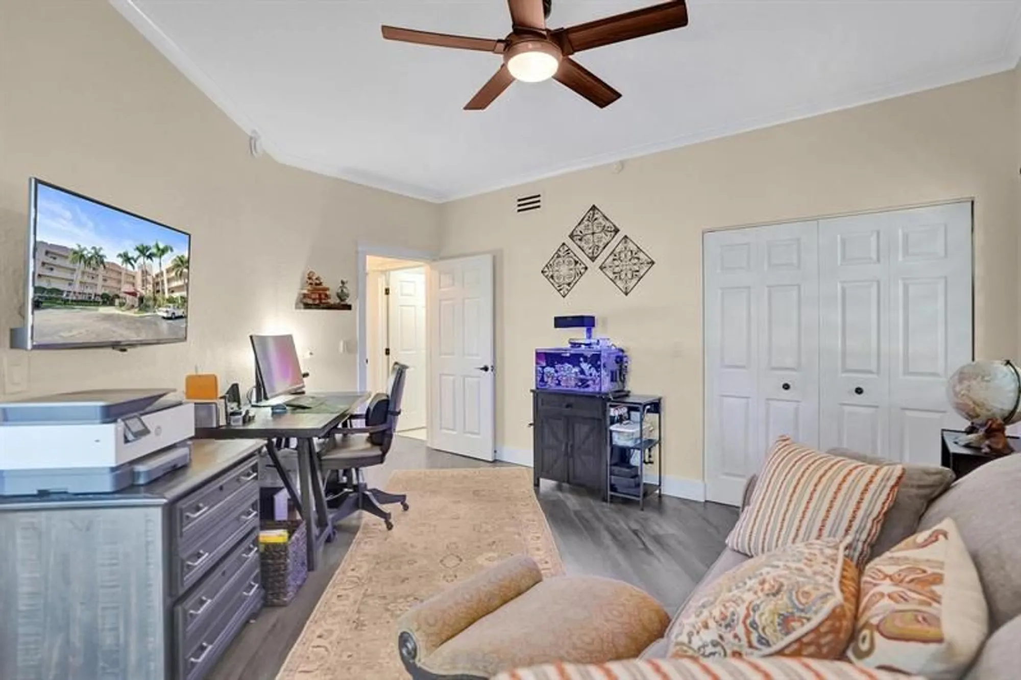 Property Slideshow image 43 of 57 | 7755 yardley dr 209, Tamarac, FL, 33321