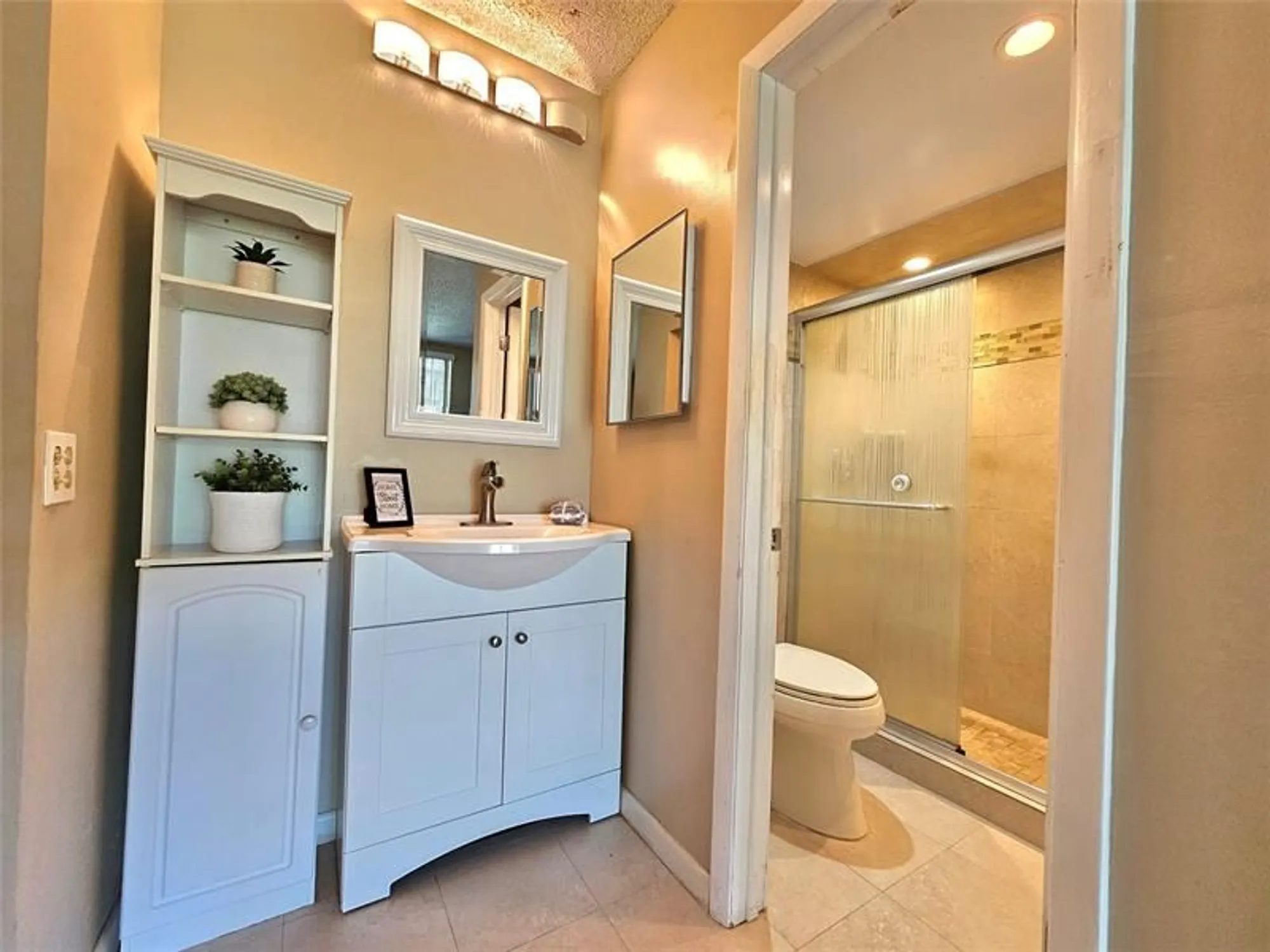 Property Slideshow image 12 of 35 | 6700 royal palm blvd apt 112, Margate, FL, 33063