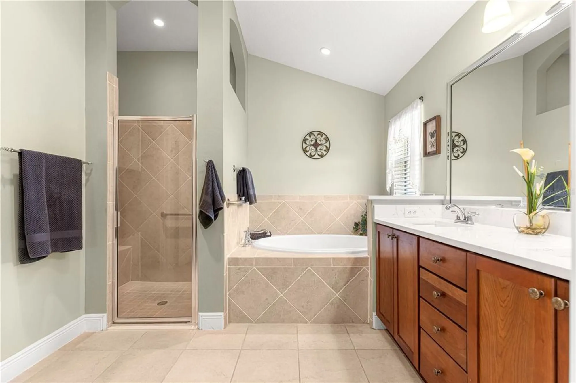 Property Slideshow image 36 of 51 | 949 isle of palms path, The Villages, FL, 32162