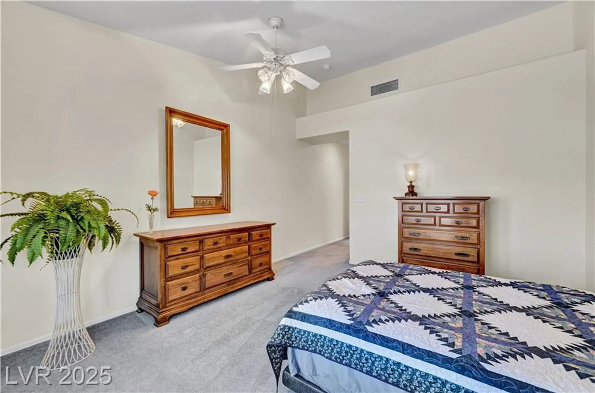 Property Slideshow image 33 of 78 | 10020 villa ridge dr, Las Vegas, NV, 89134