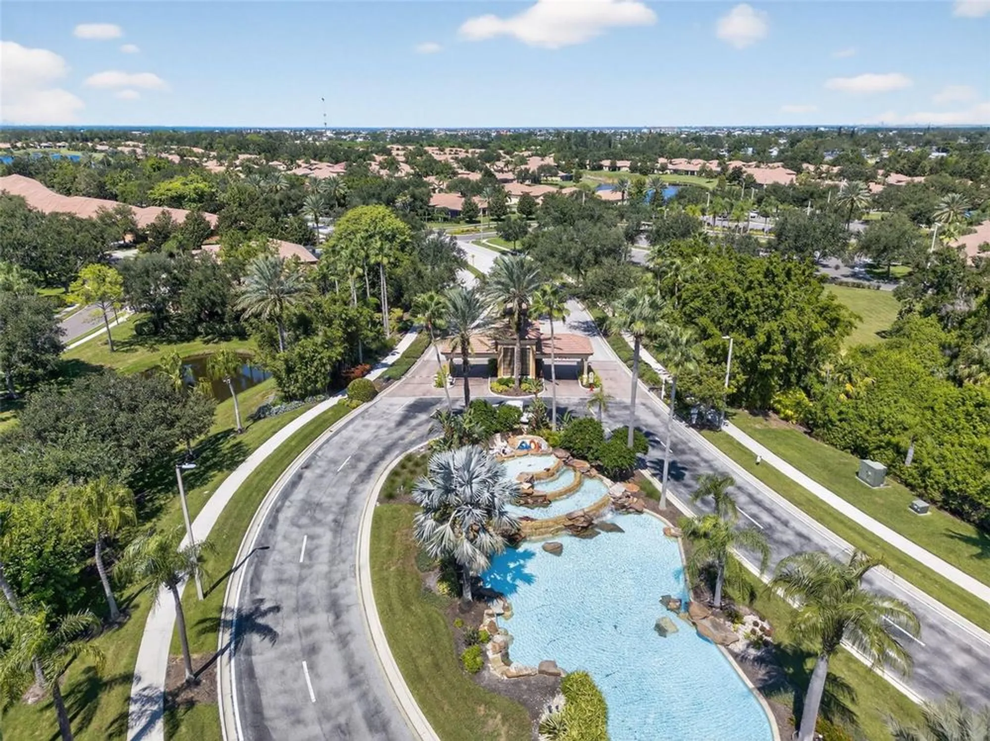 Property Slideshow image 46 of 55 | 359 laurel falls dr, Apollo Beach, FL, 33572