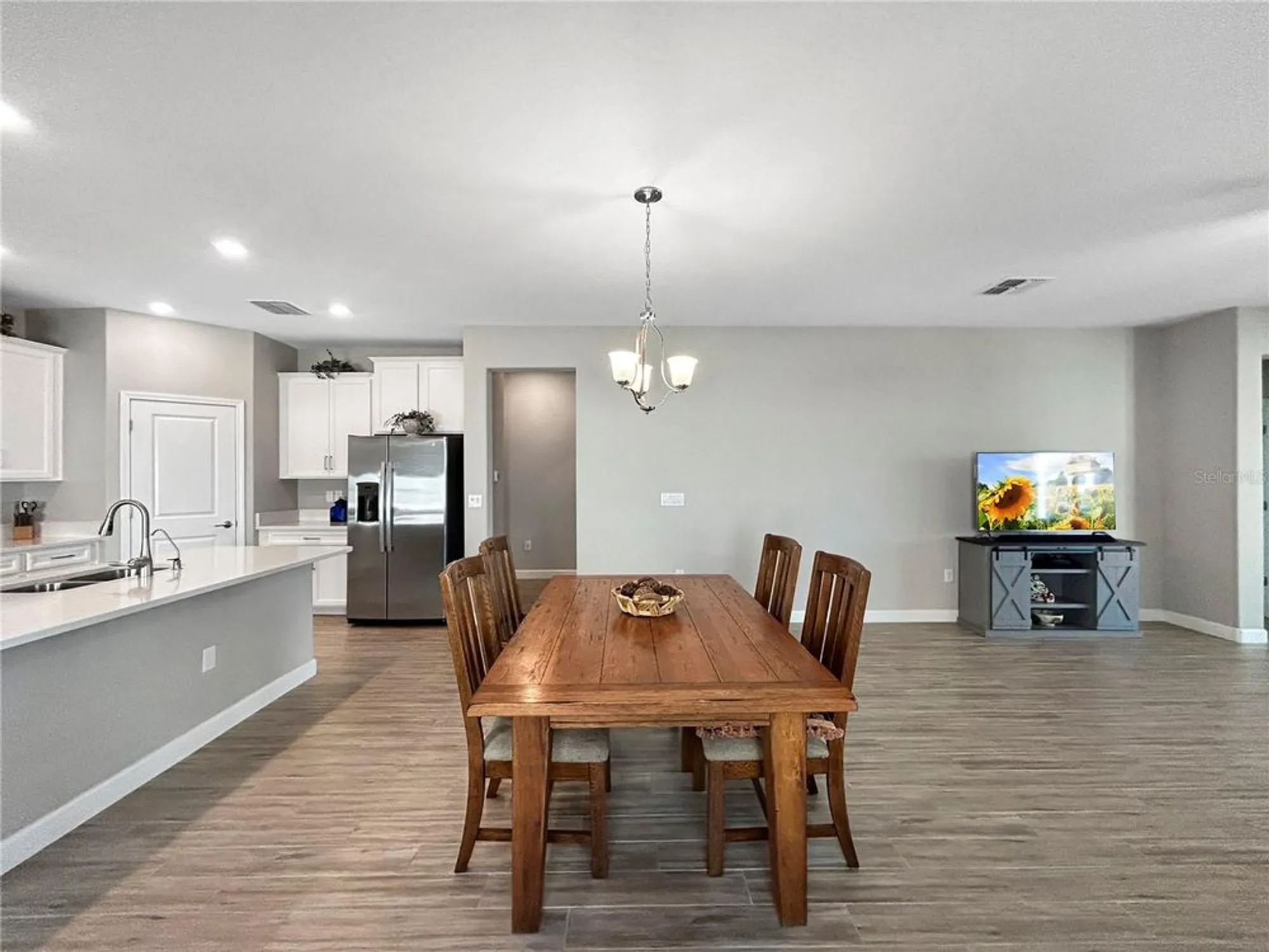 Property Slideshow image 8 of 30 | 16913 anchor root st, Wimauma, FL, 33598